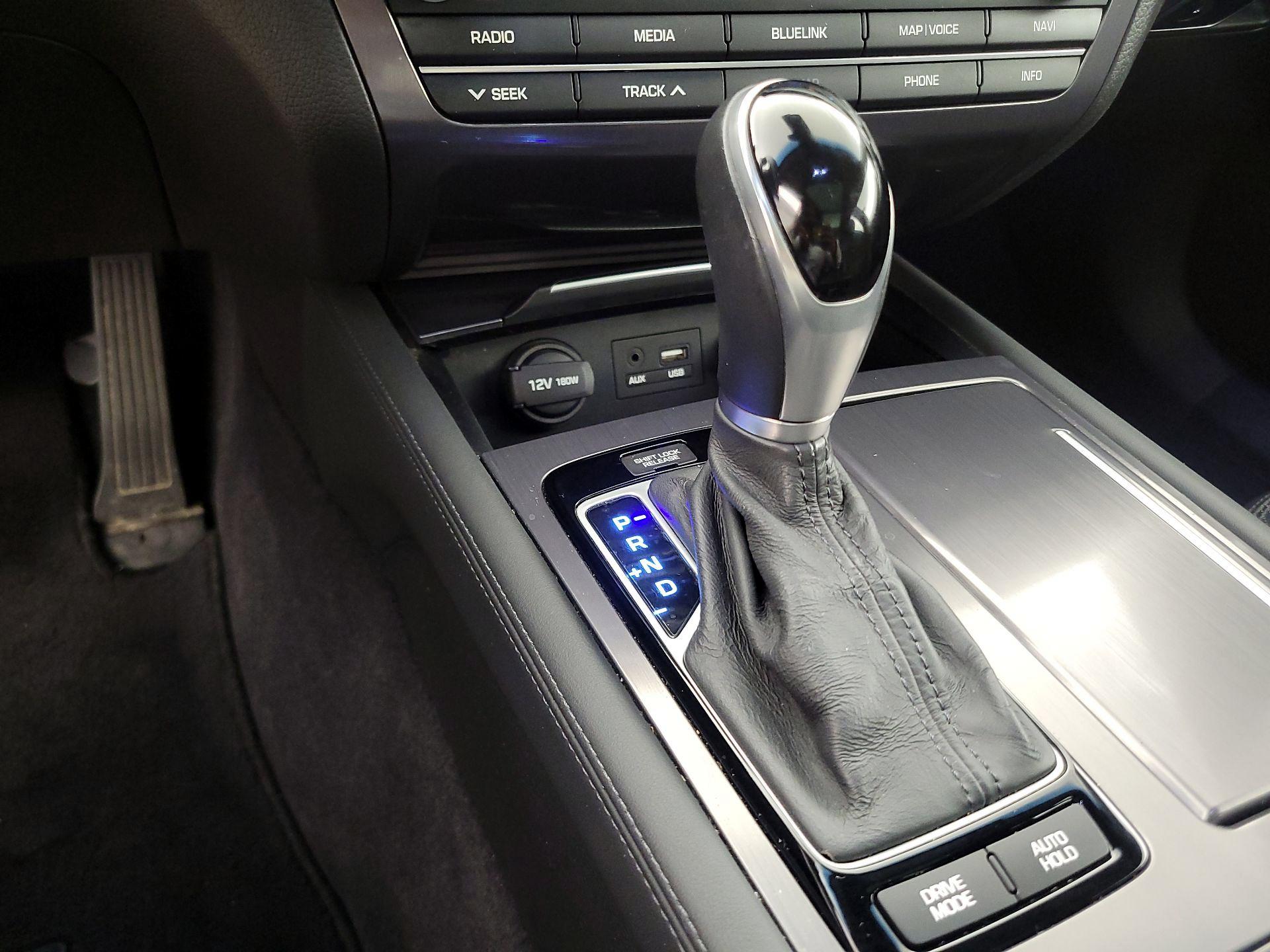 Thumbnail: 2015 Hyundai Genesis - 18