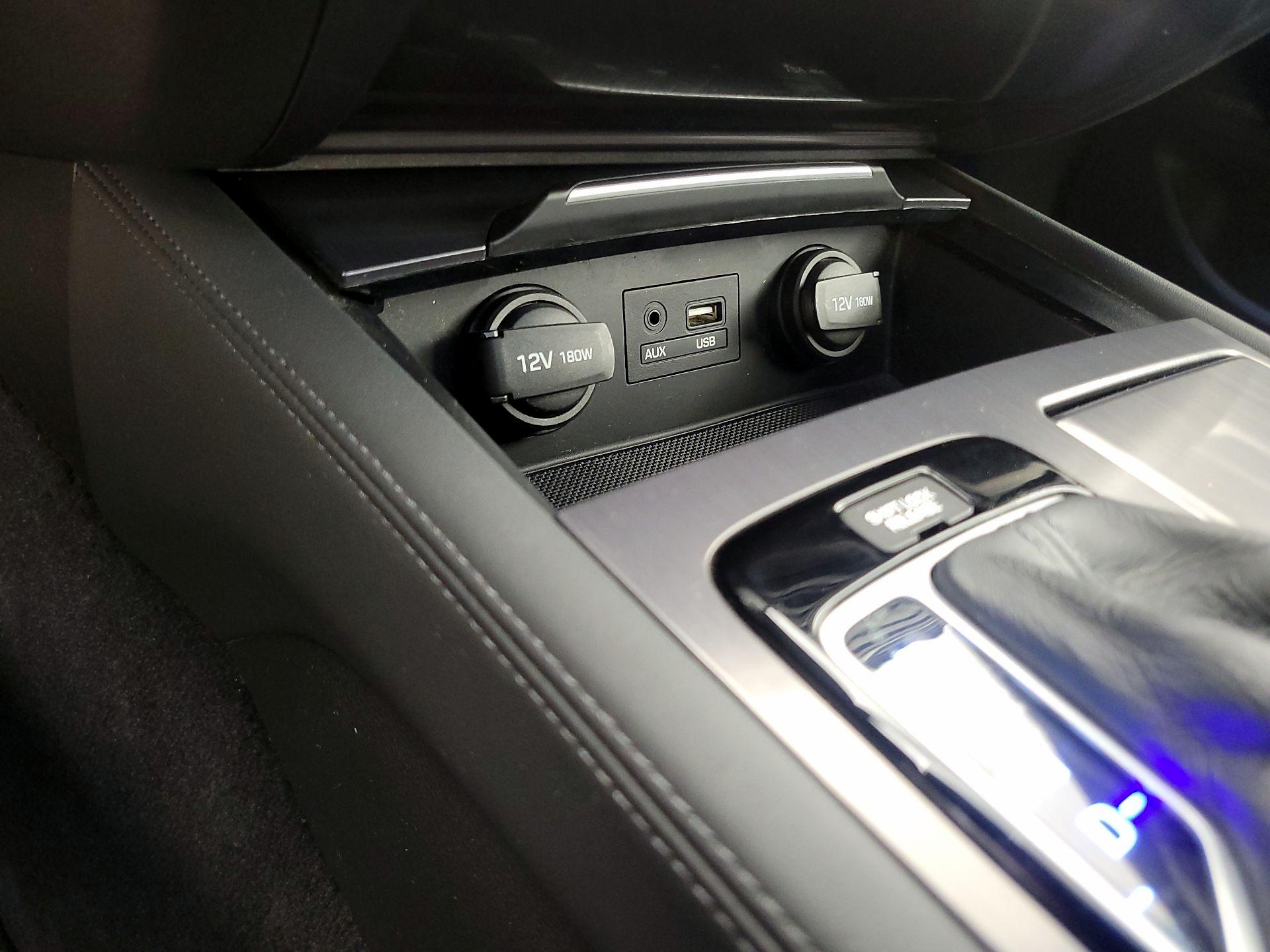 Thumbnail: 2015 Hyundai Genesis - 19