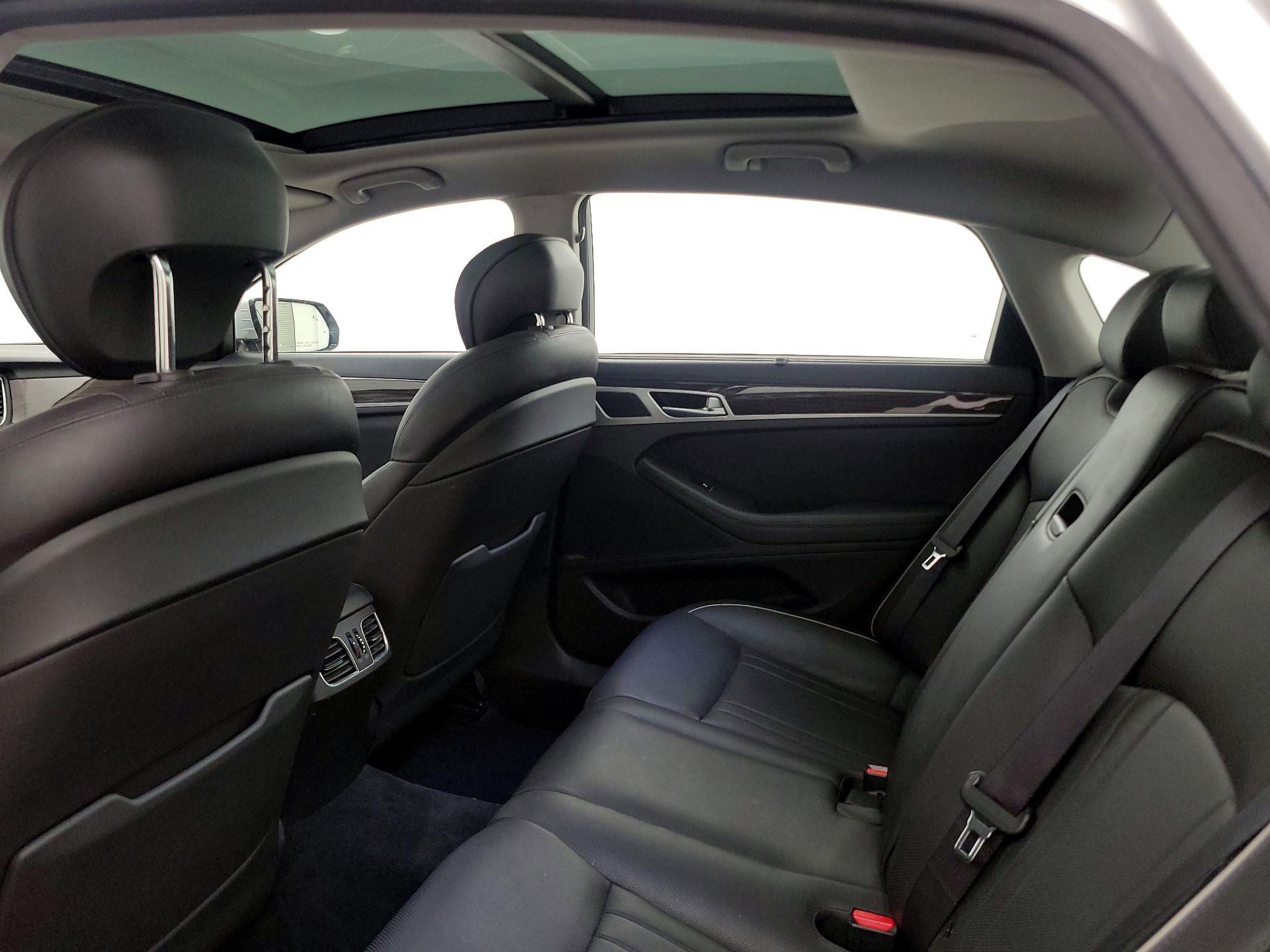 Thumbnail: 2015 Hyundai Genesis - 20