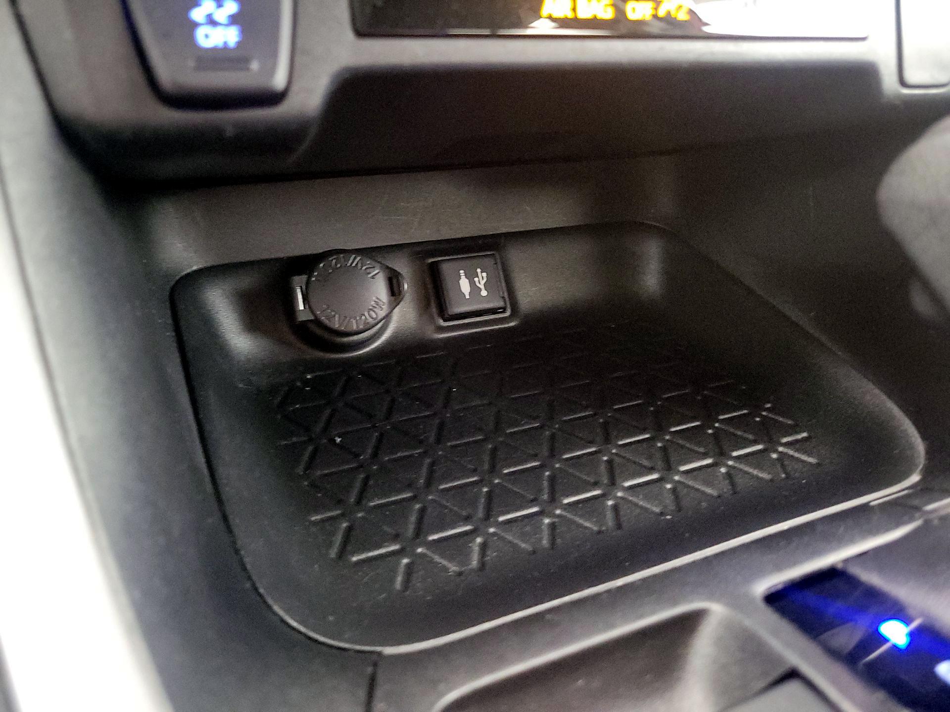 Thumbnail: 2019 Toyota RAV4 - 18