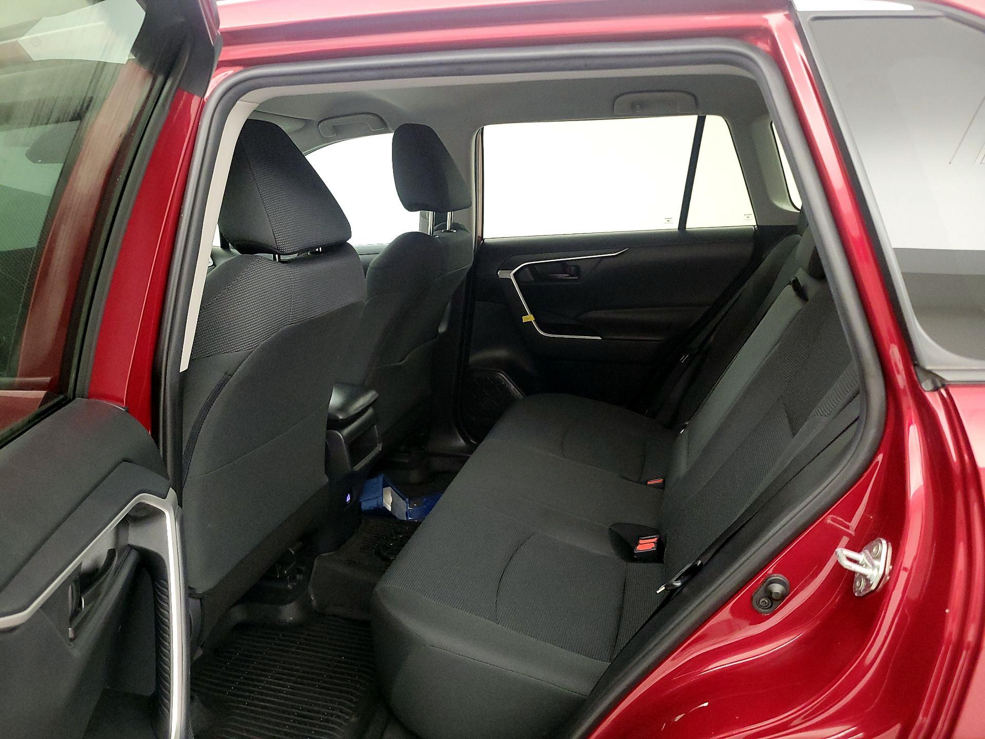 Thumbnail: 2019 Toyota RAV4 - 19