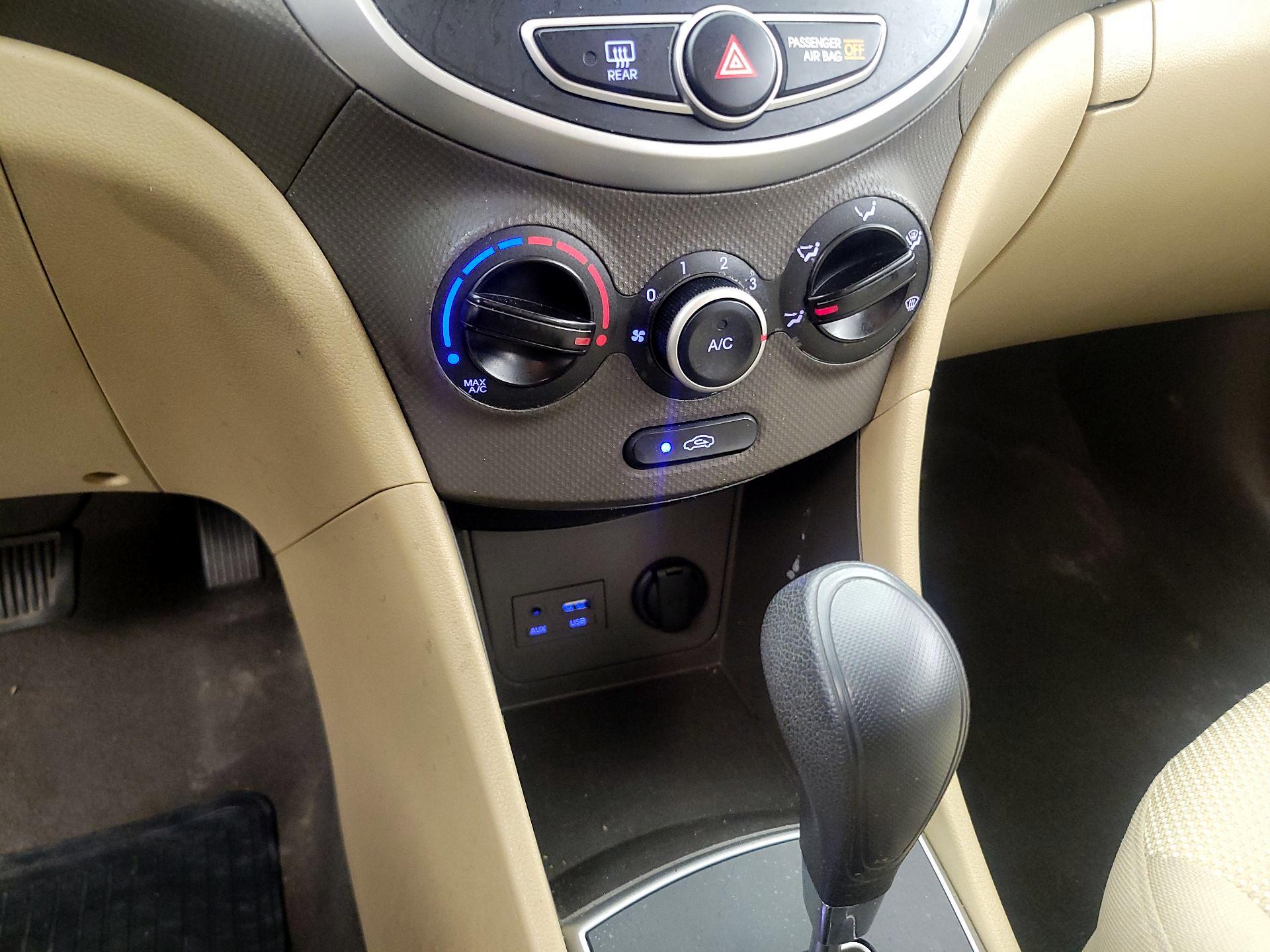 Thumbnail: 2014 Hyundai Accent - 15