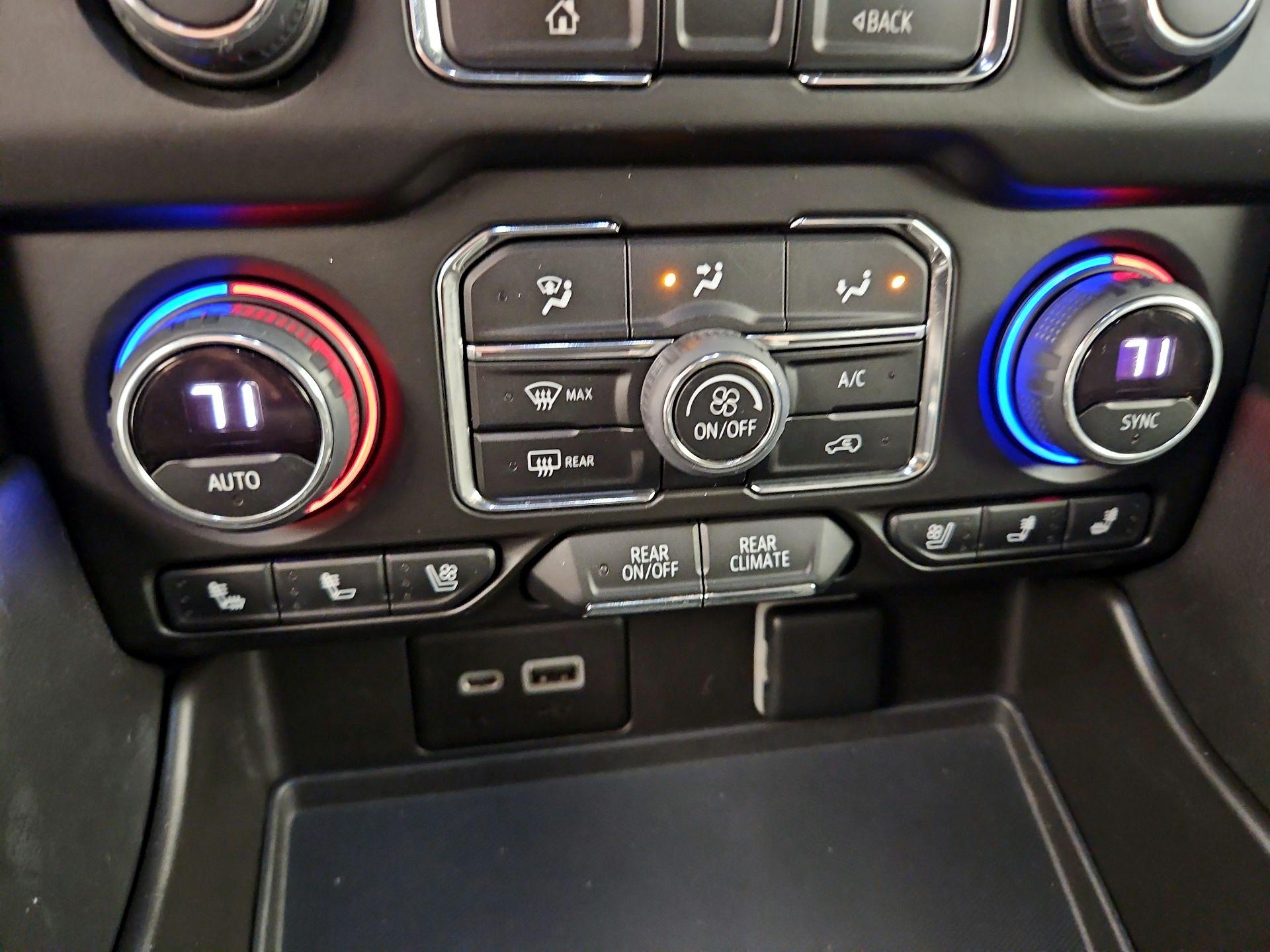 Thumbnail: 2022 Chevrolet Tahoe - 16