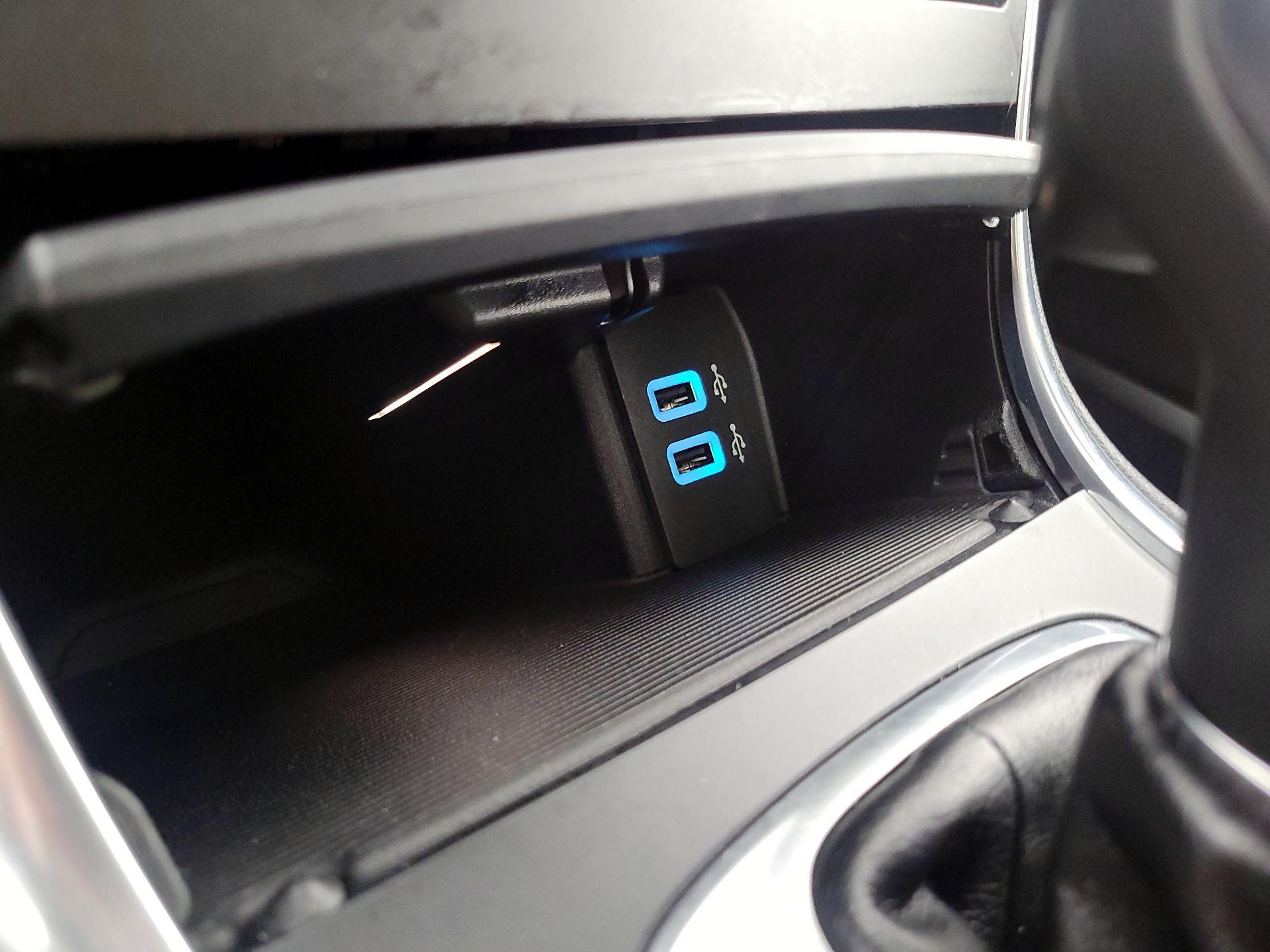 Thumbnail: 2016 Ford Edge - 19