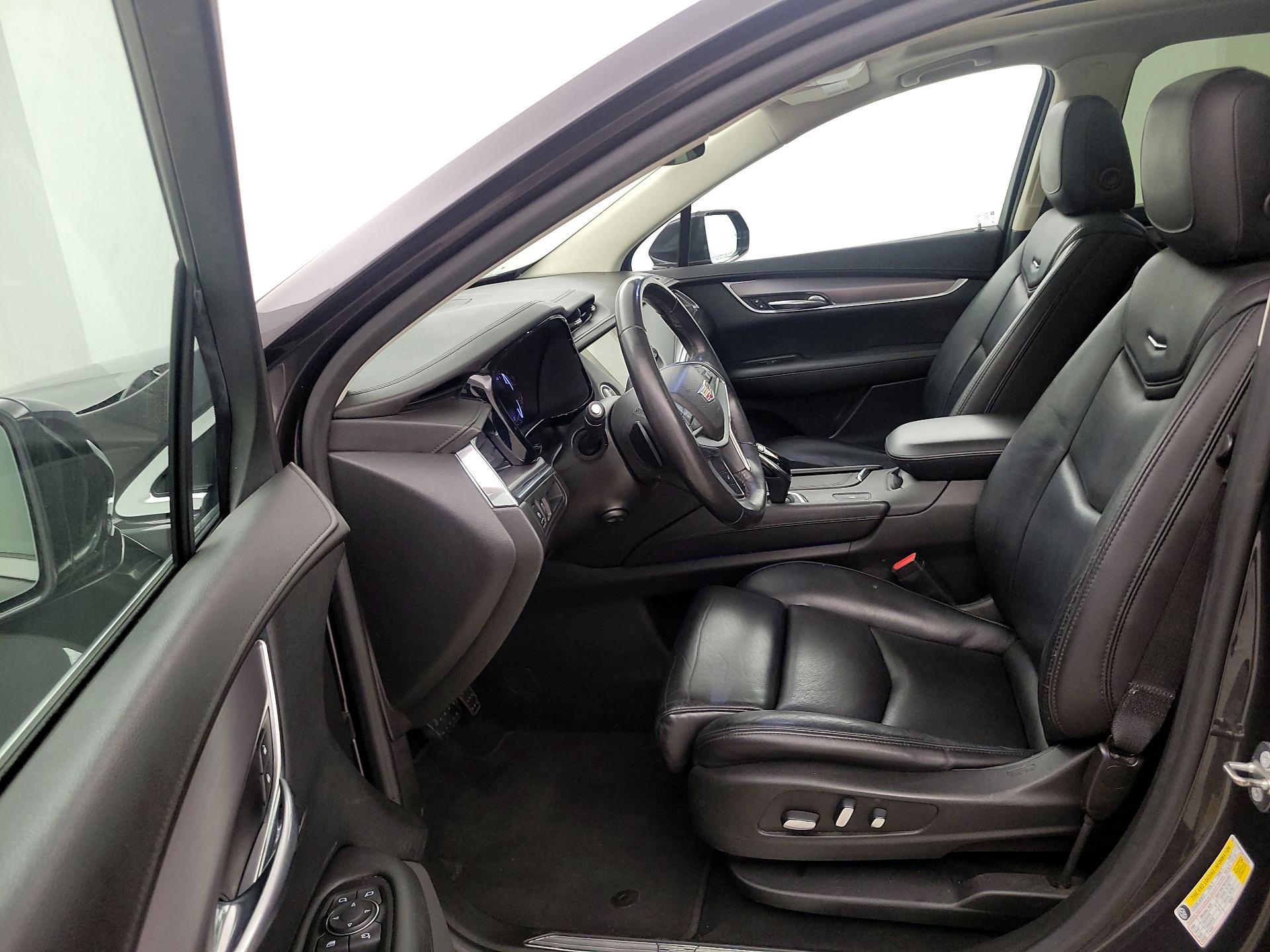 Thumbnail: 2017 Cadillac XT5 - 11