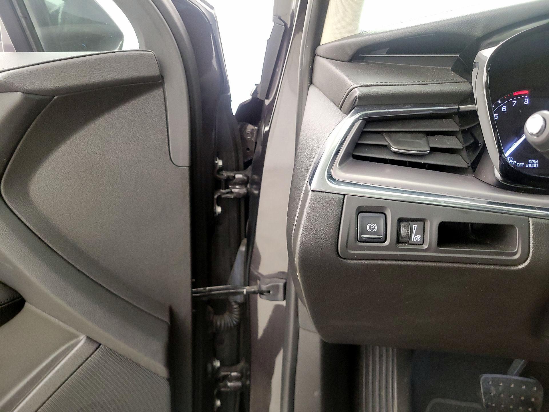 Thumbnail: 2017 Cadillac XT5 - 13