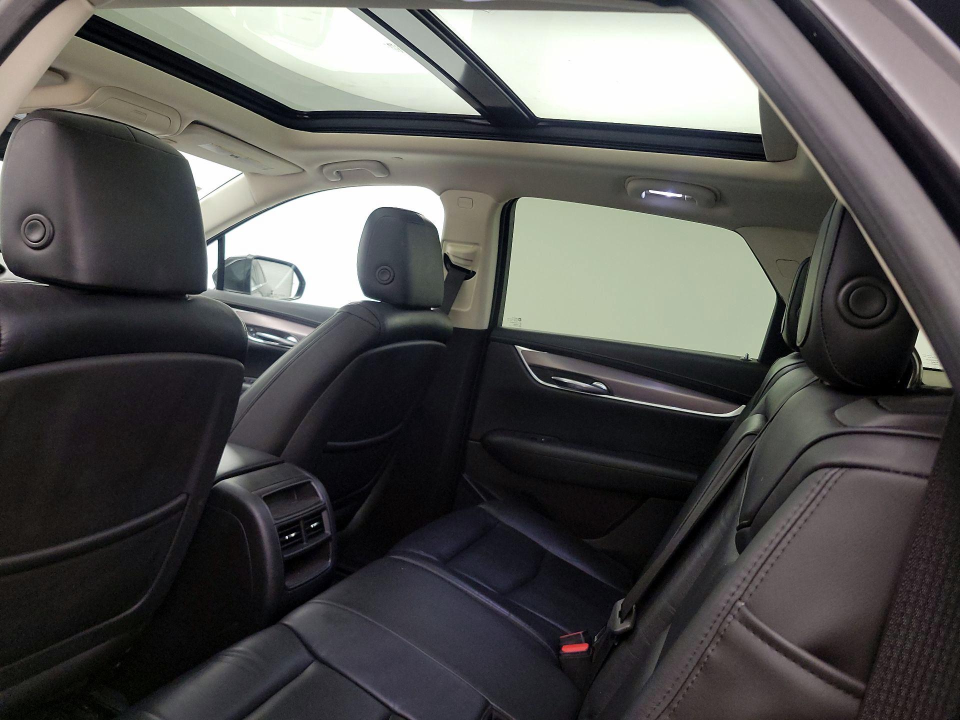 Thumbnail: 2017 Cadillac XT5 - 19