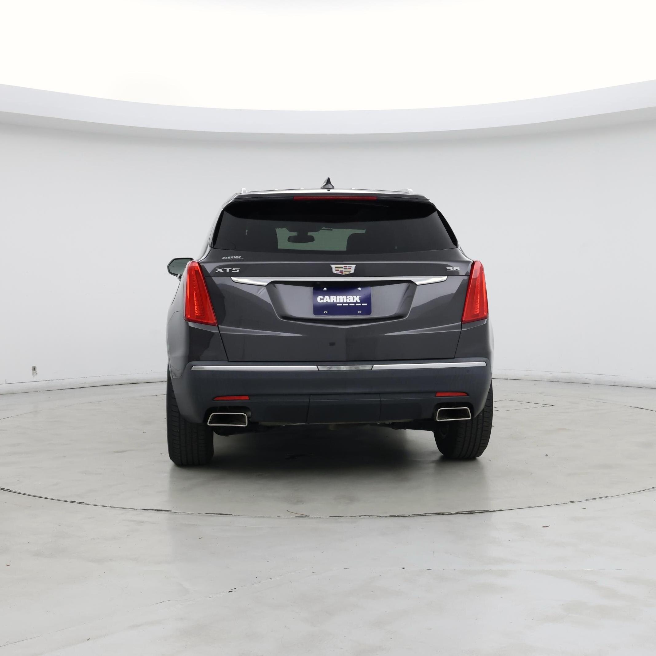 Thumbnail: 2017 Cadillac XT5 - 6