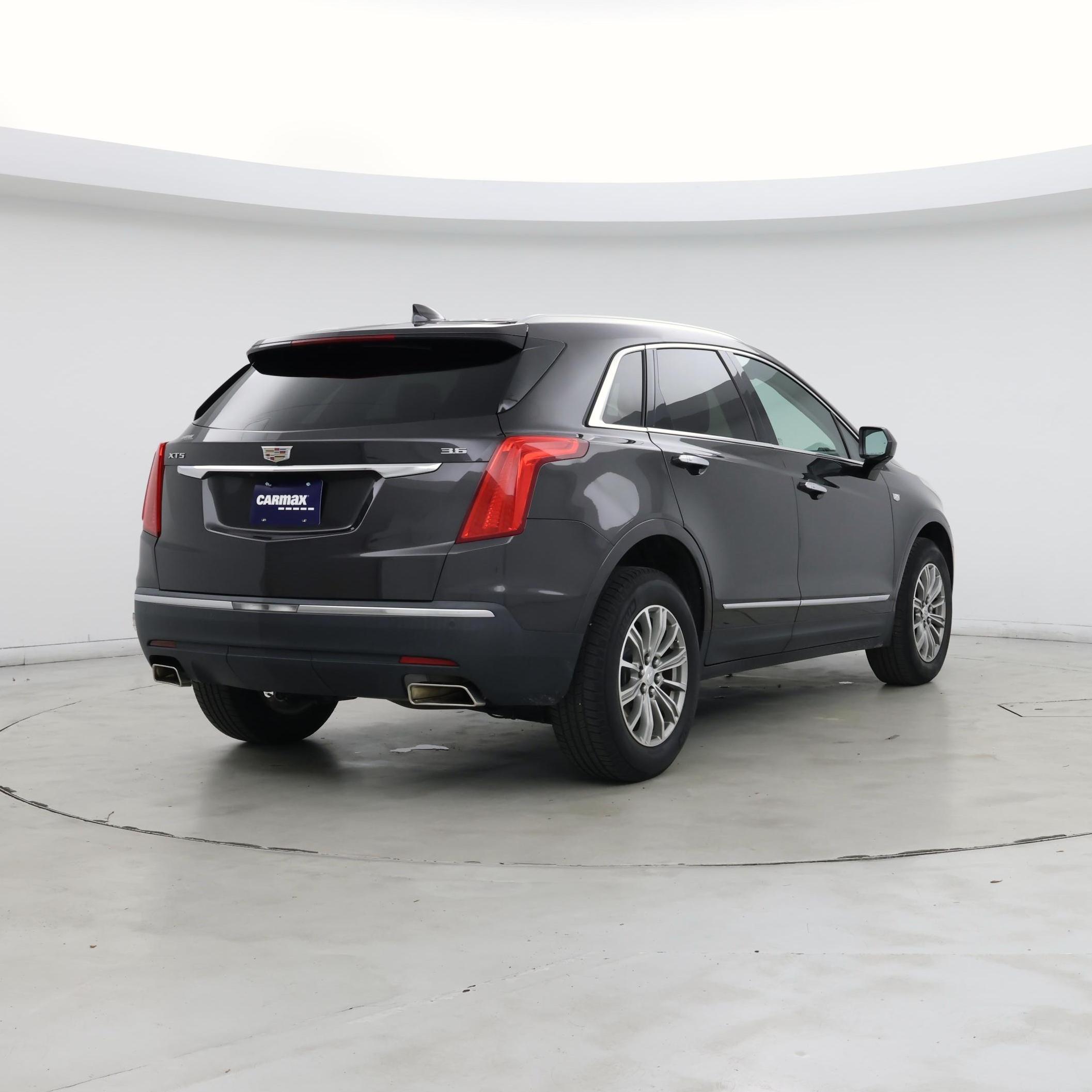 Thumbnail: 2017 Cadillac XT5 - 8