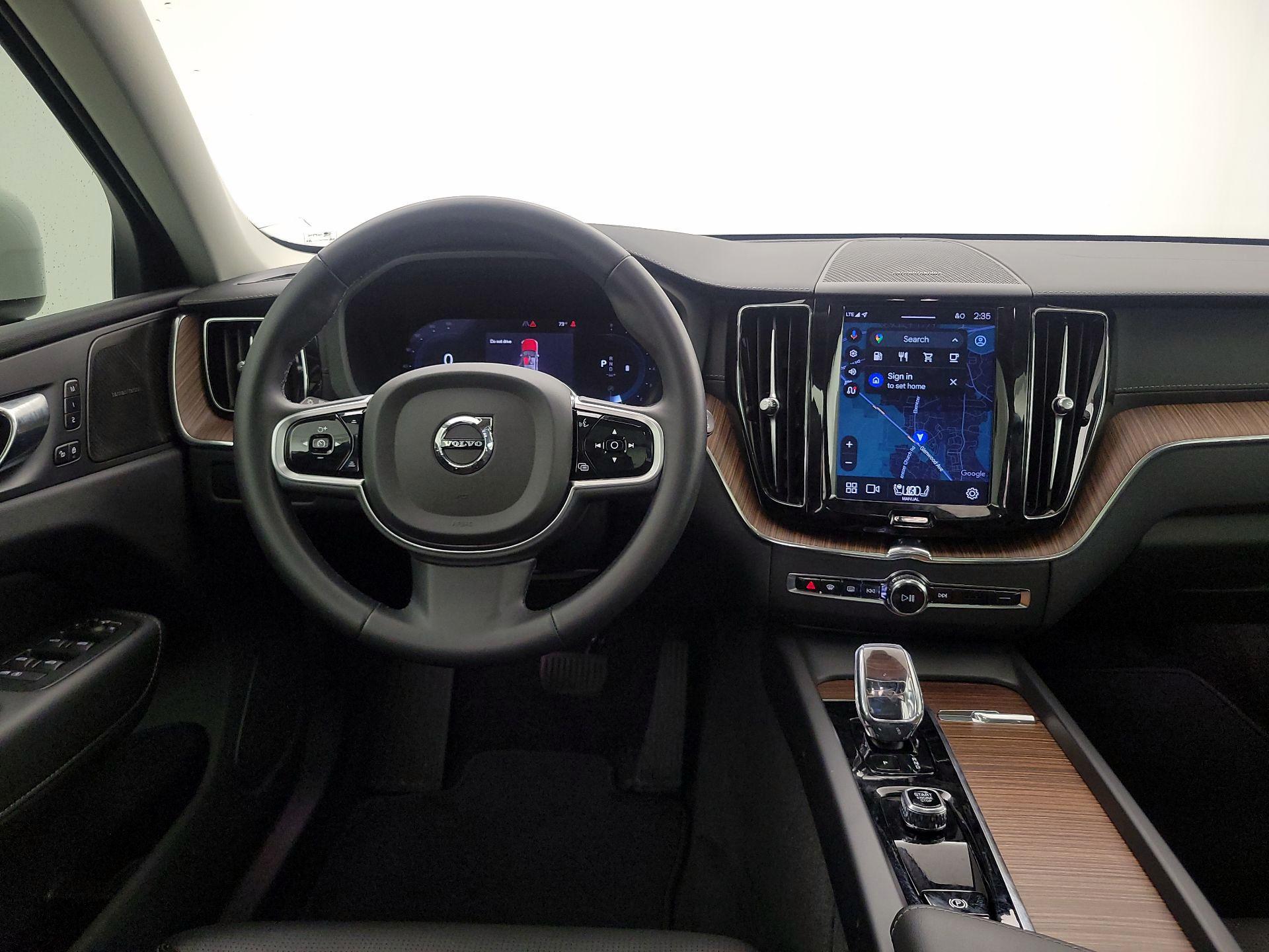 Thumbnail: 2023 Volvo XC60 - 10