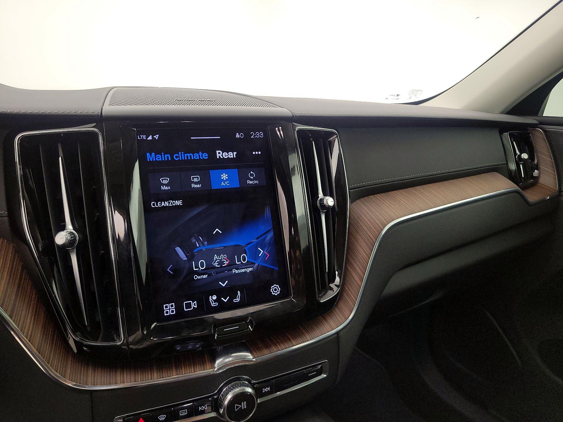 Thumbnail: 2023 Volvo XC60 - 17