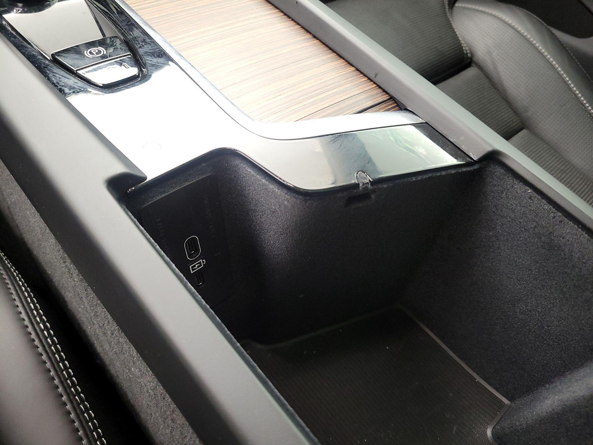 Thumbnail: 2023 Volvo XC60 - 19