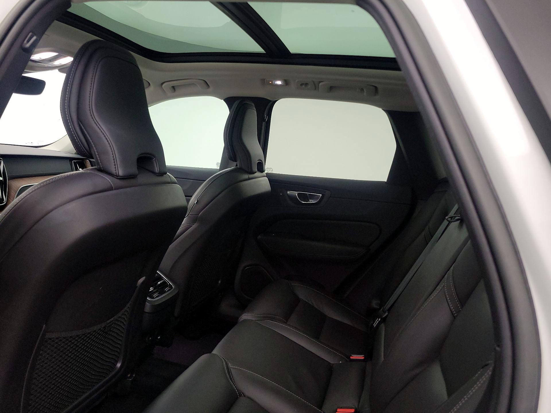 Thumbnail: 2023 Volvo XC60 - 20