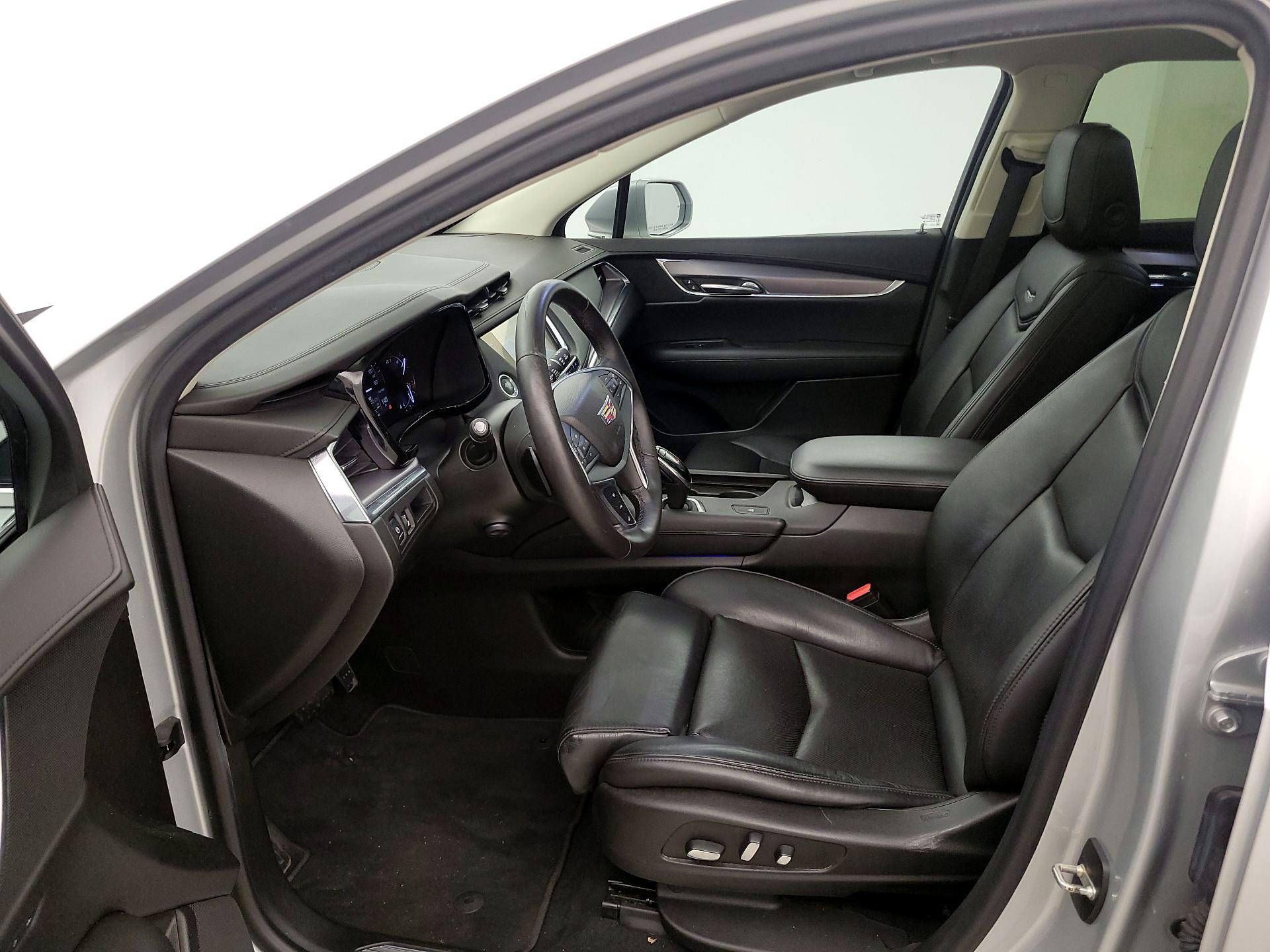 Thumbnail: 2017 Cadillac XT5 - 11