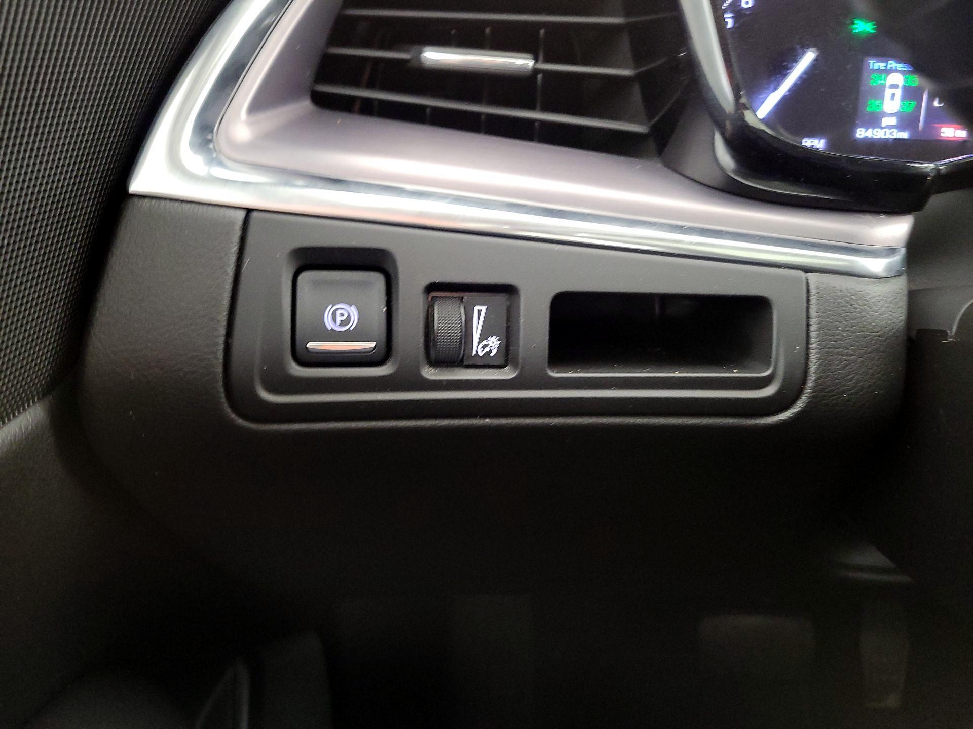 Thumbnail: 2017 Cadillac XT5 - 13