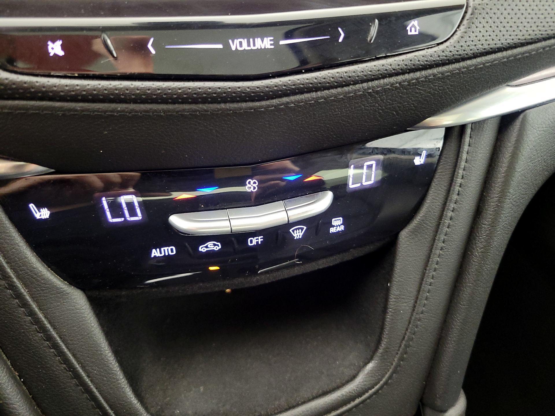 Thumbnail: 2017 Cadillac XT5 - 17