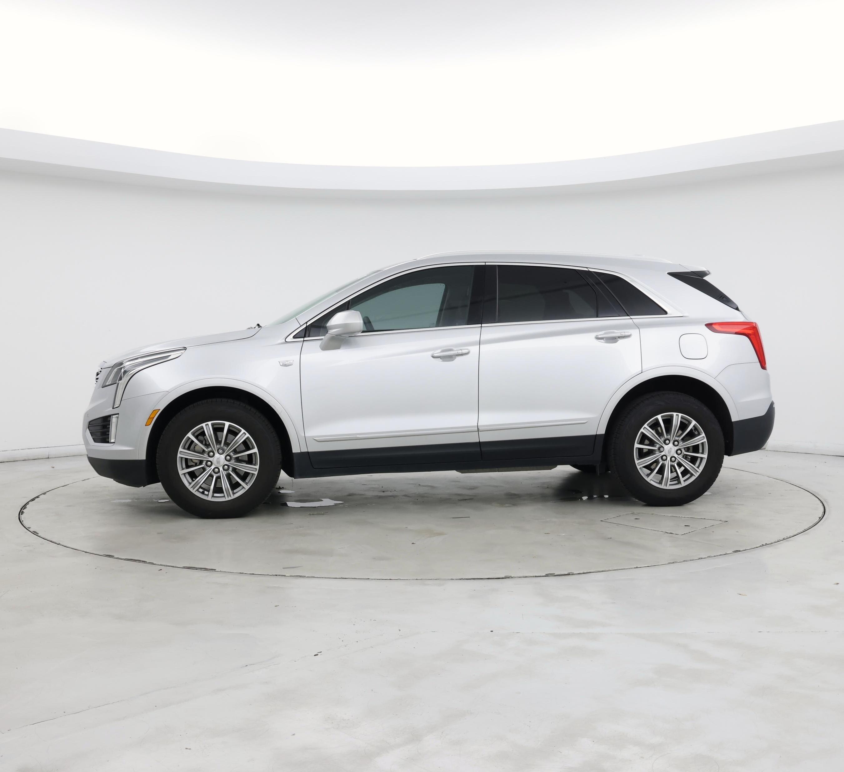 Thumbnail: 2017 Cadillac XT5 - 3