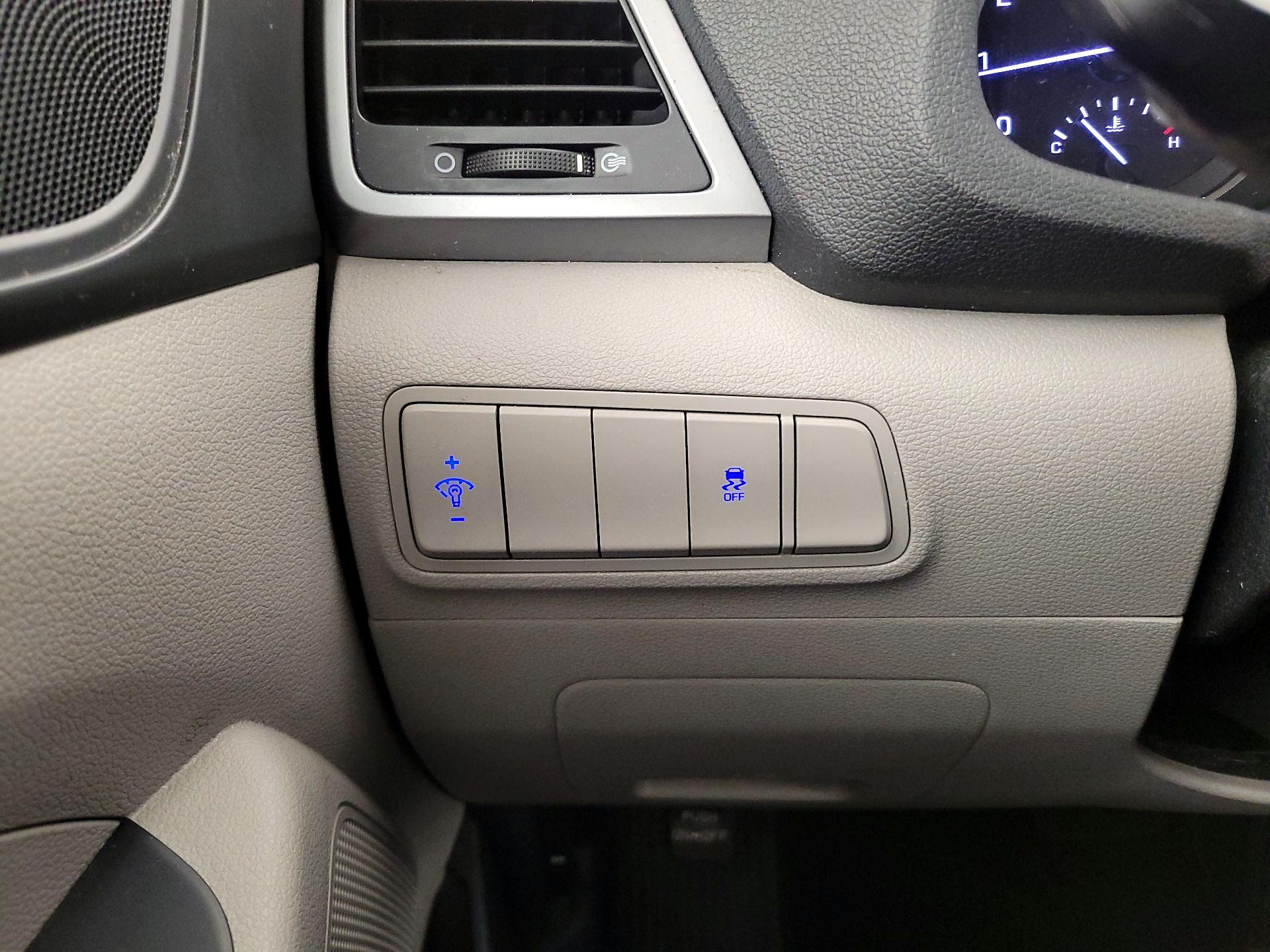 Thumbnail: 2016 Hyundai Tucson - 13