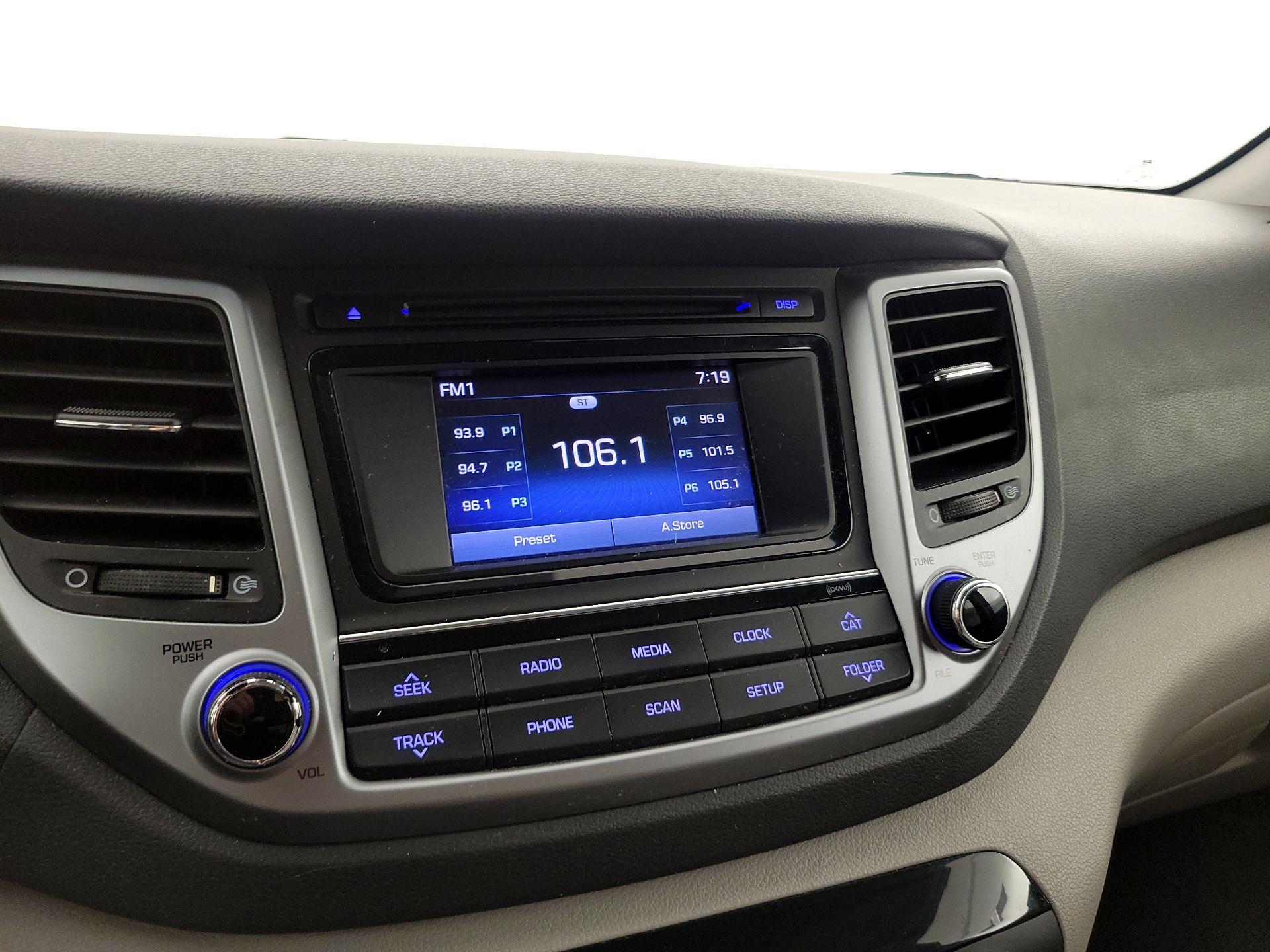 Thumbnail: 2016 Hyundai Tucson - 15