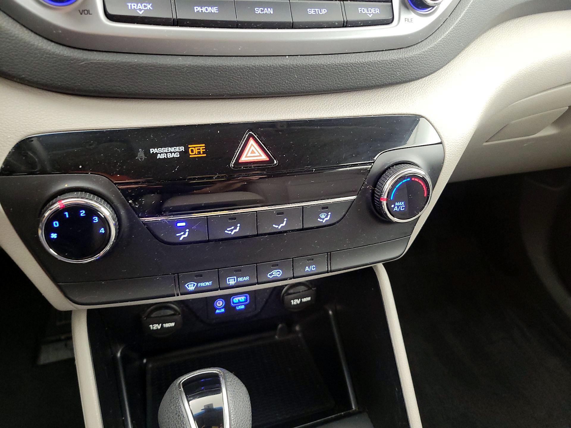 Thumbnail: 2016 Hyundai Tucson - 16