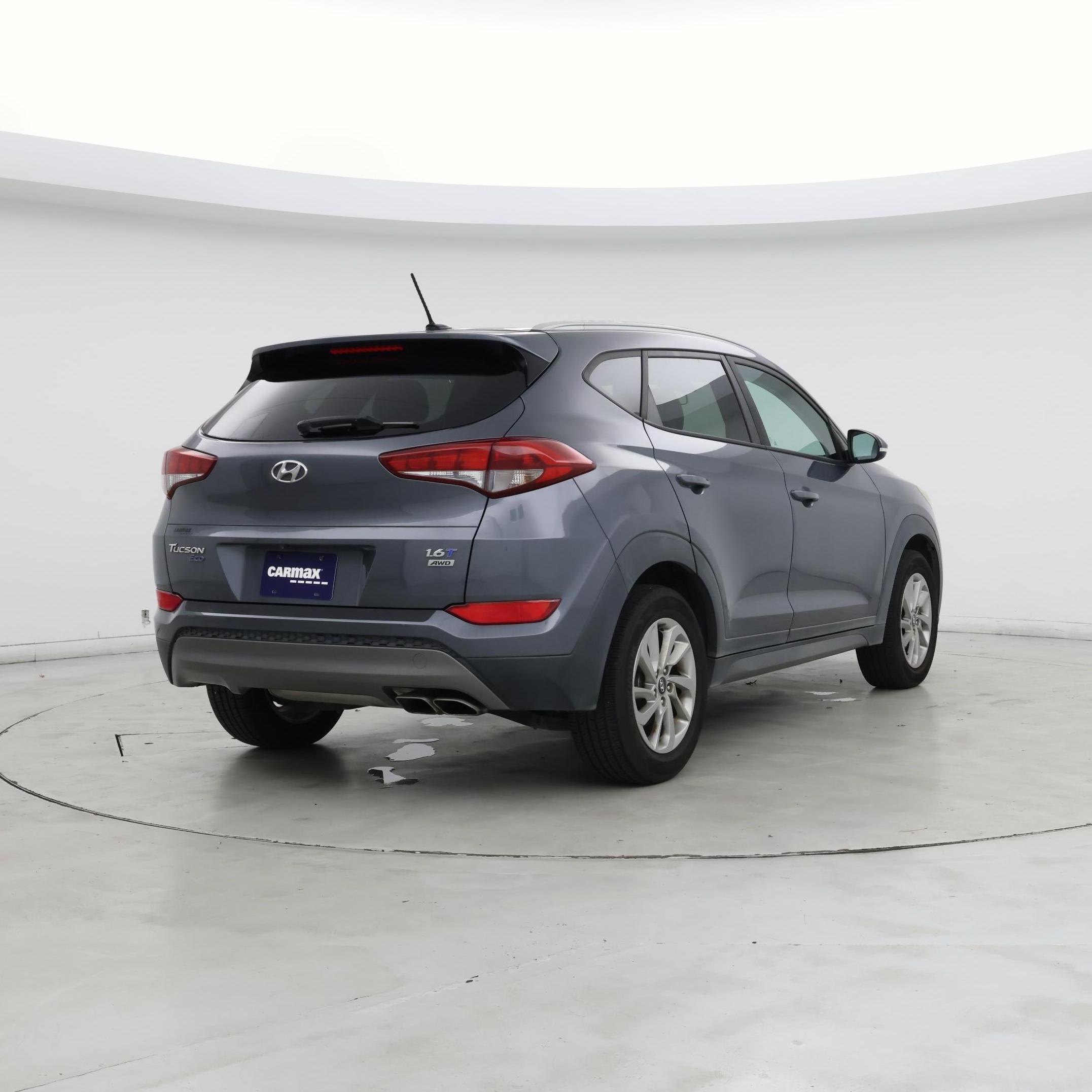 Thumbnail: 2016 Hyundai Tucson - 8