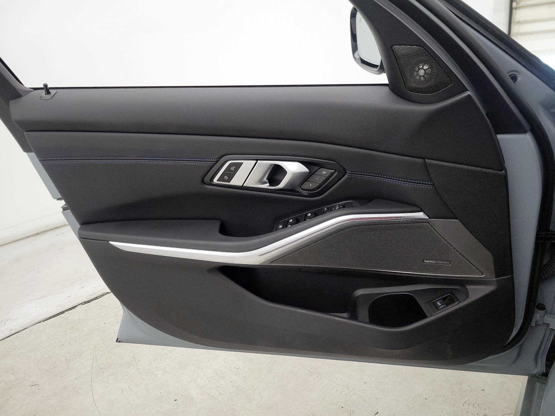 Thumbnail: 2023 BMW 3 Series - 12