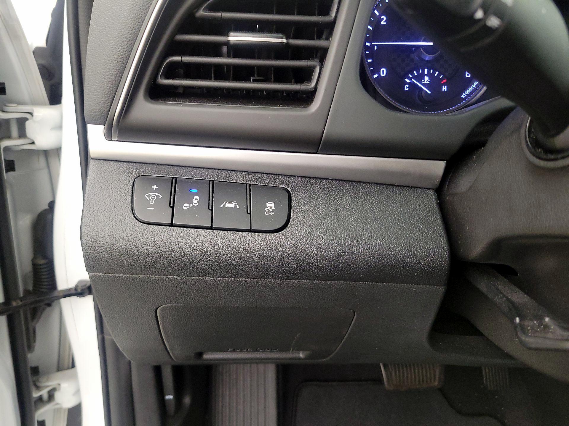 Thumbnail: 2020 Hyundai Elantra - 13