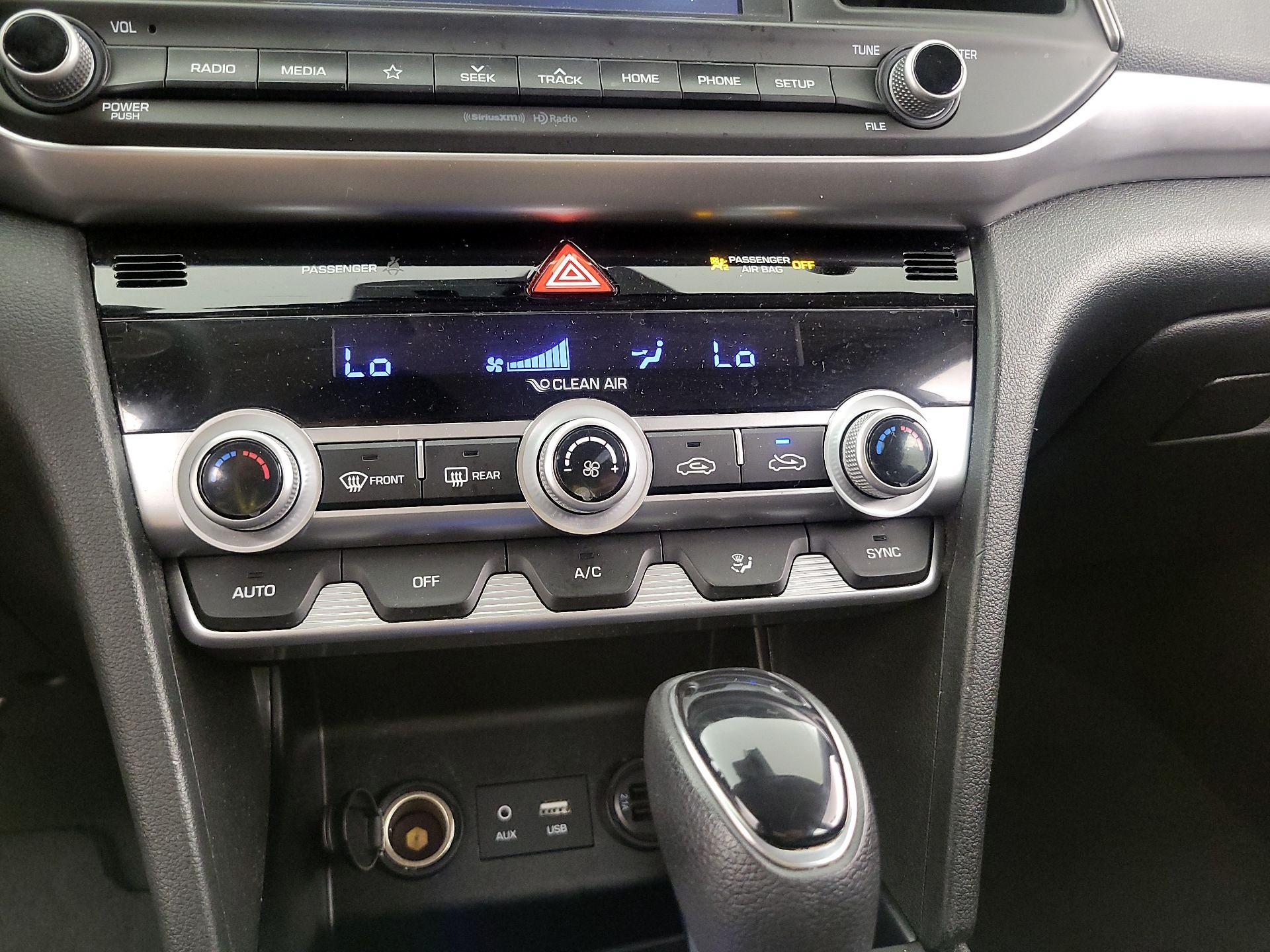 Thumbnail: 2020 Hyundai Elantra - 16