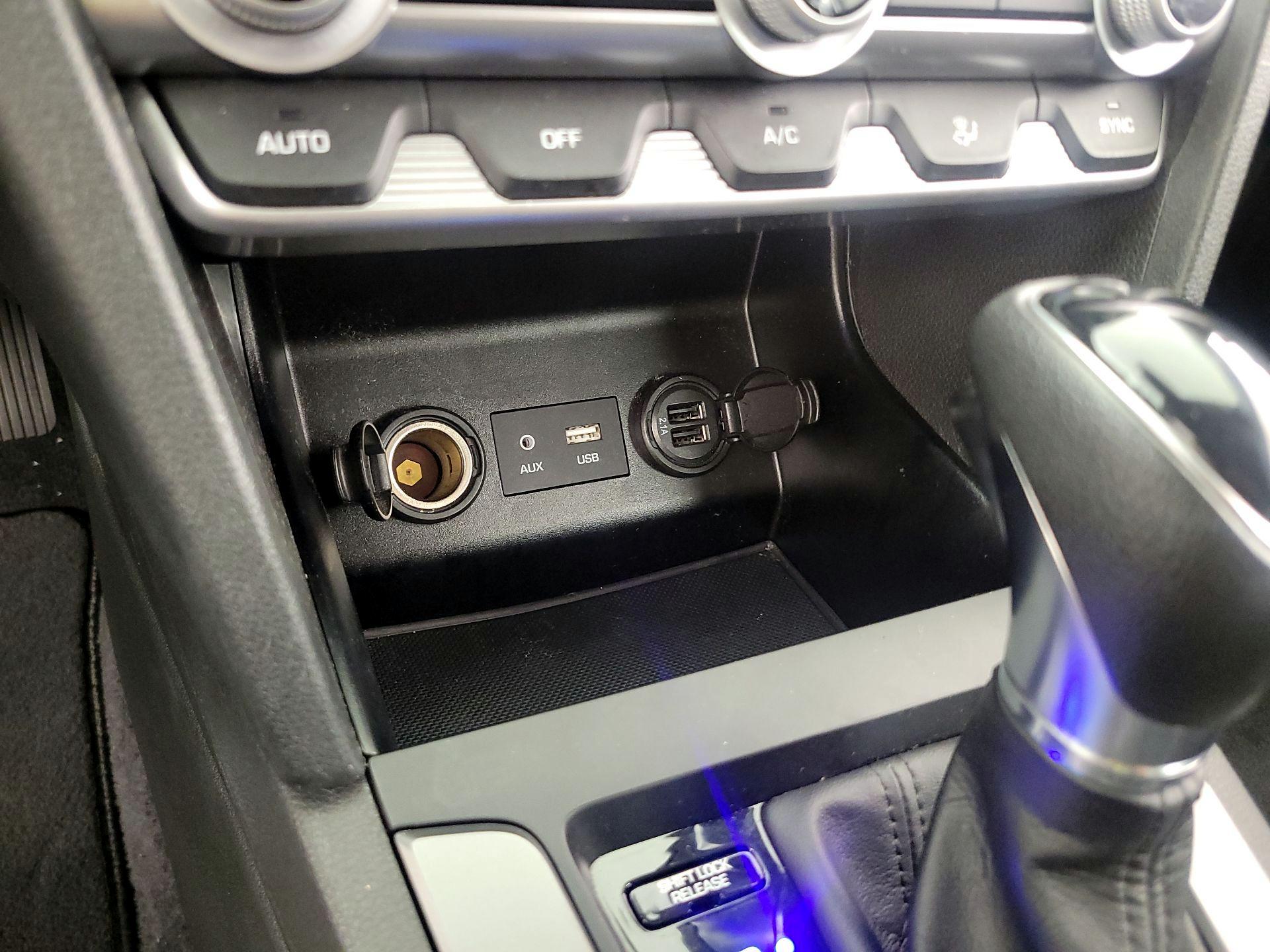 Thumbnail: 2020 Hyundai Elantra - 18