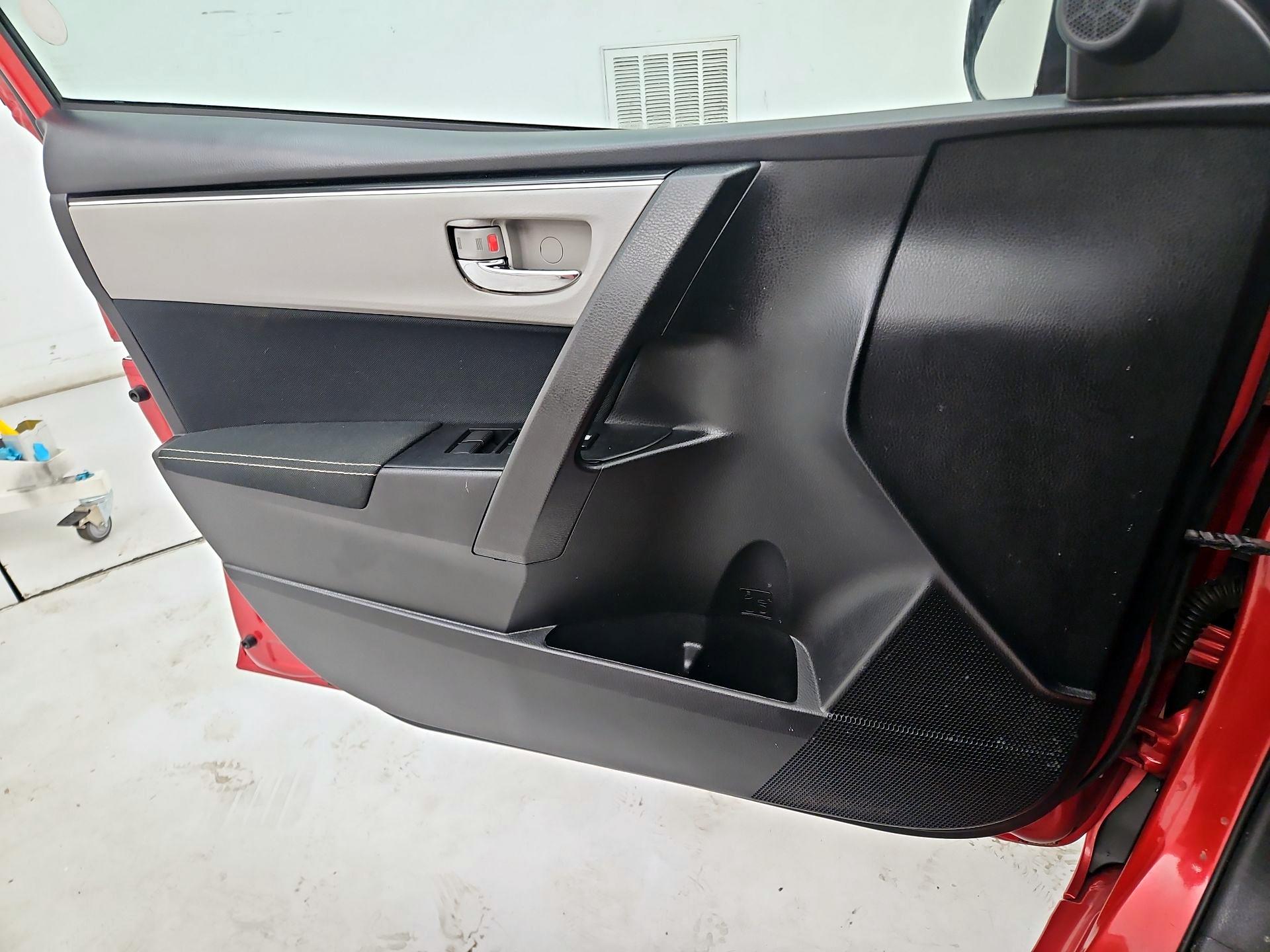 Thumbnail: 2017 Toyota Corolla - 12