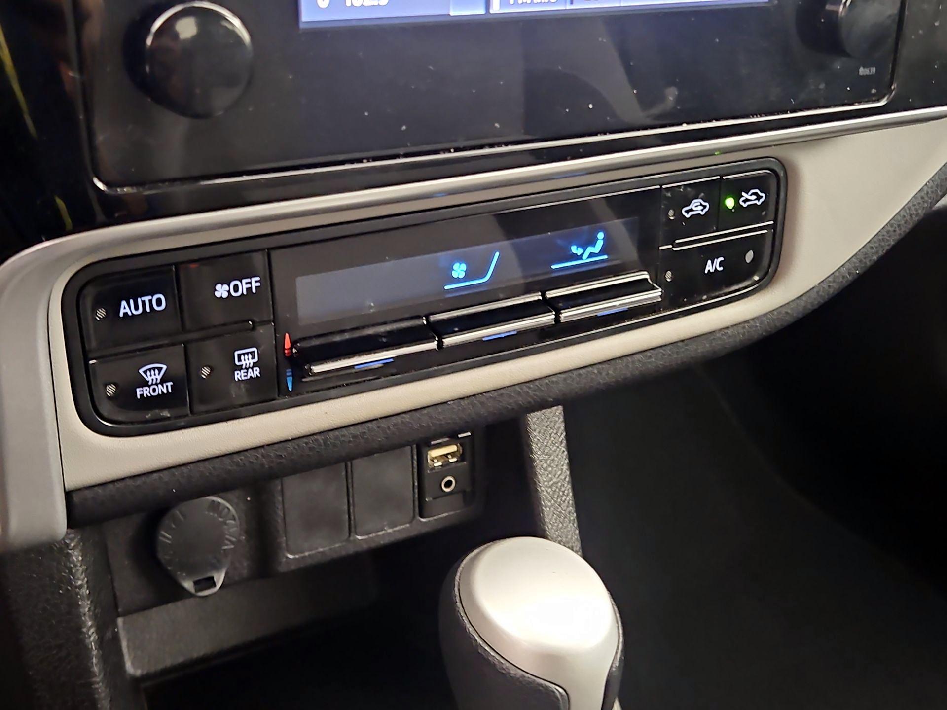 Thumbnail: 2017 Toyota Corolla - 16