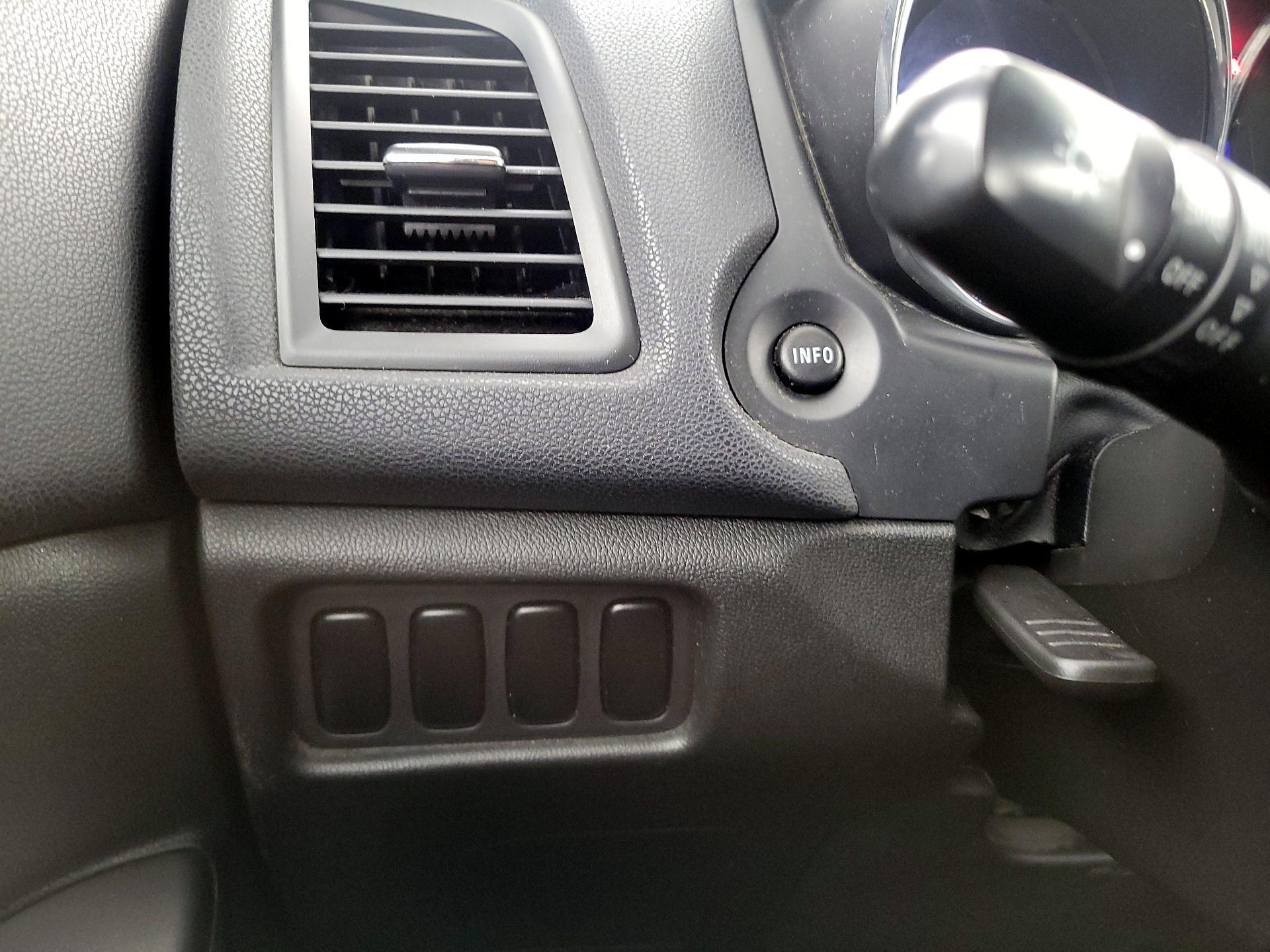 Thumbnail: 2019 Mitsubishi Outlander Sport - 13