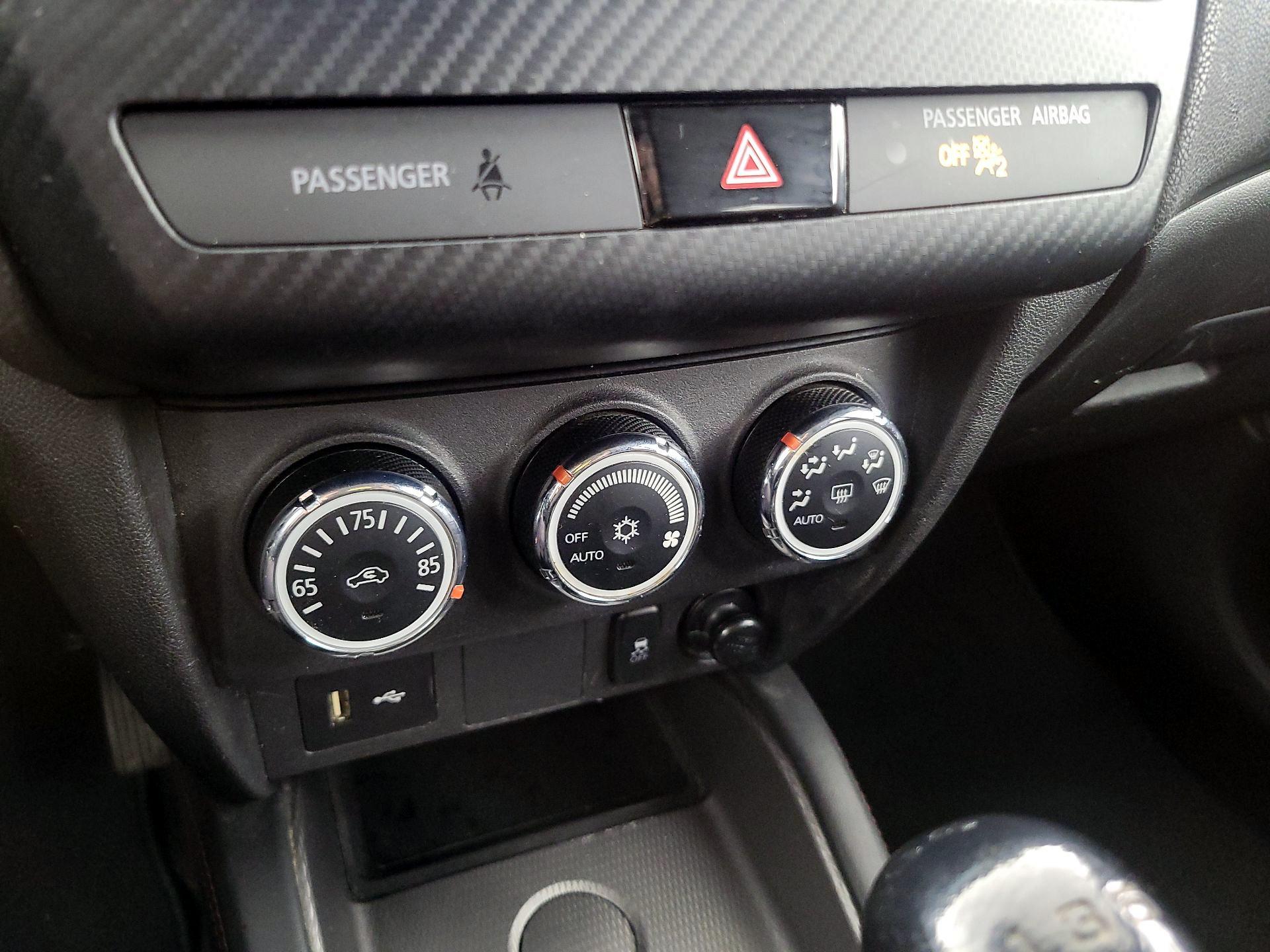 Thumbnail: 2019 Mitsubishi Outlander Sport - 16