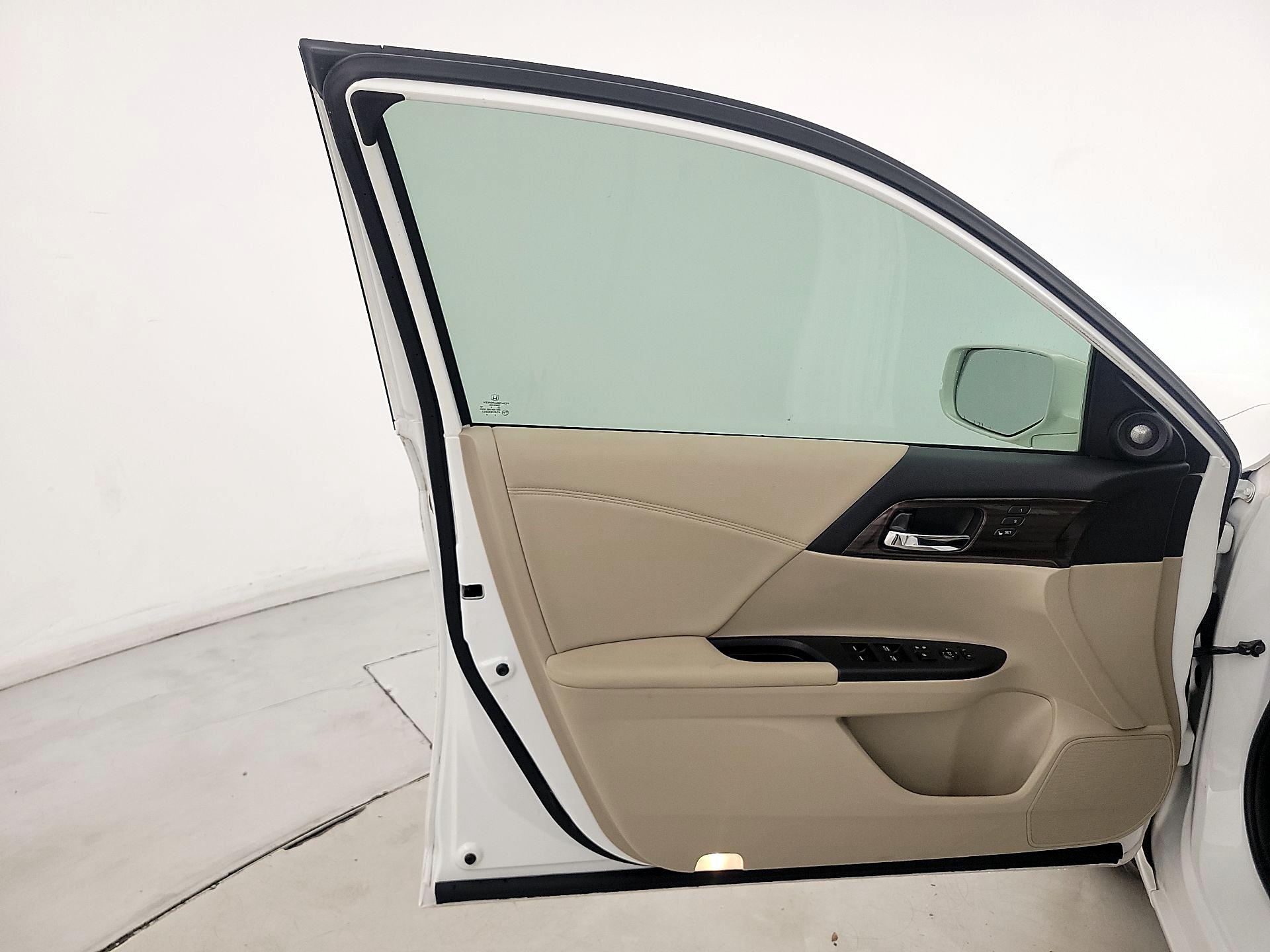 Thumbnail: 2017 Honda Accord - 12