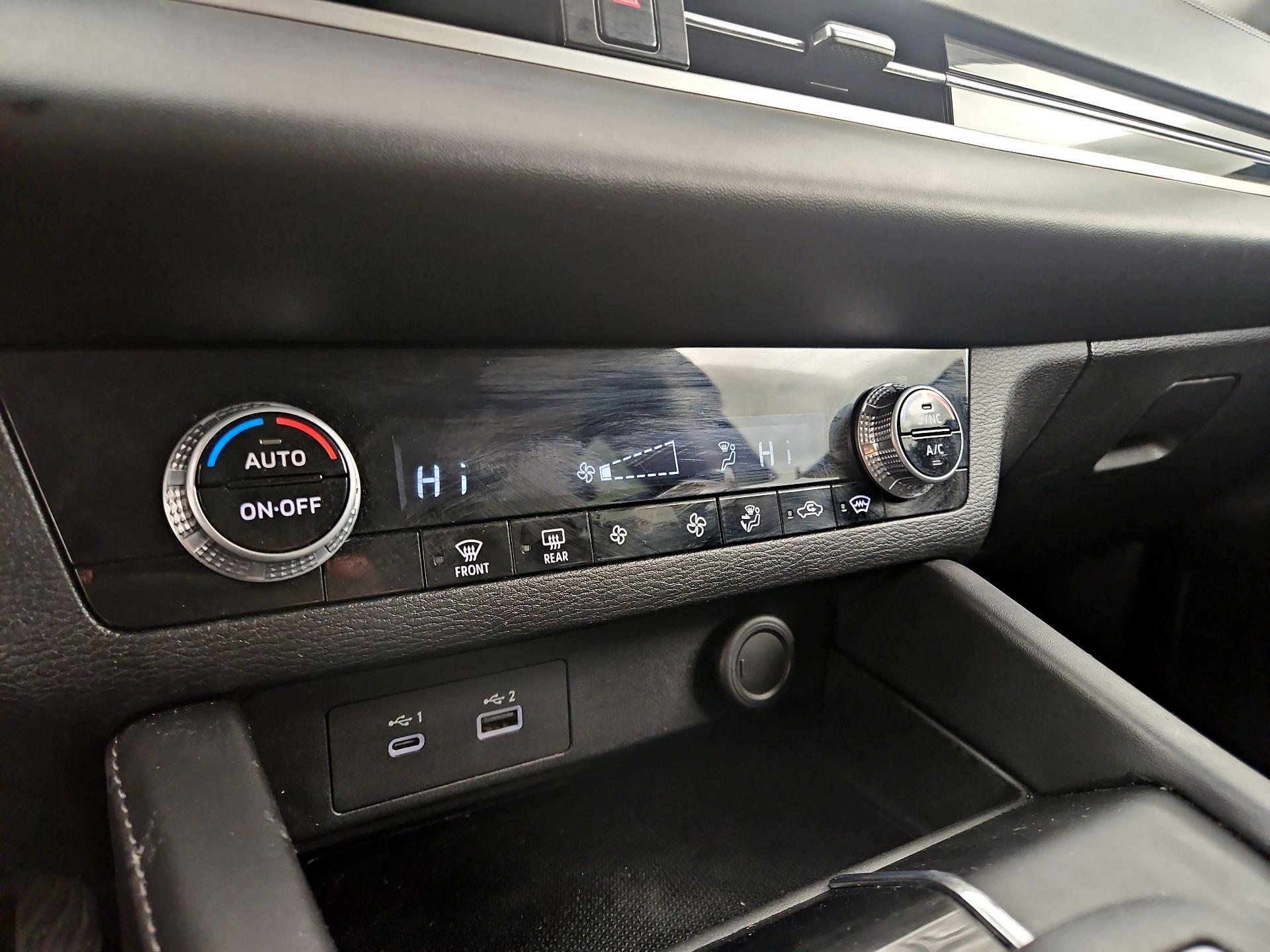 Thumbnail: 2022 Mitsubishi Outlander - 16