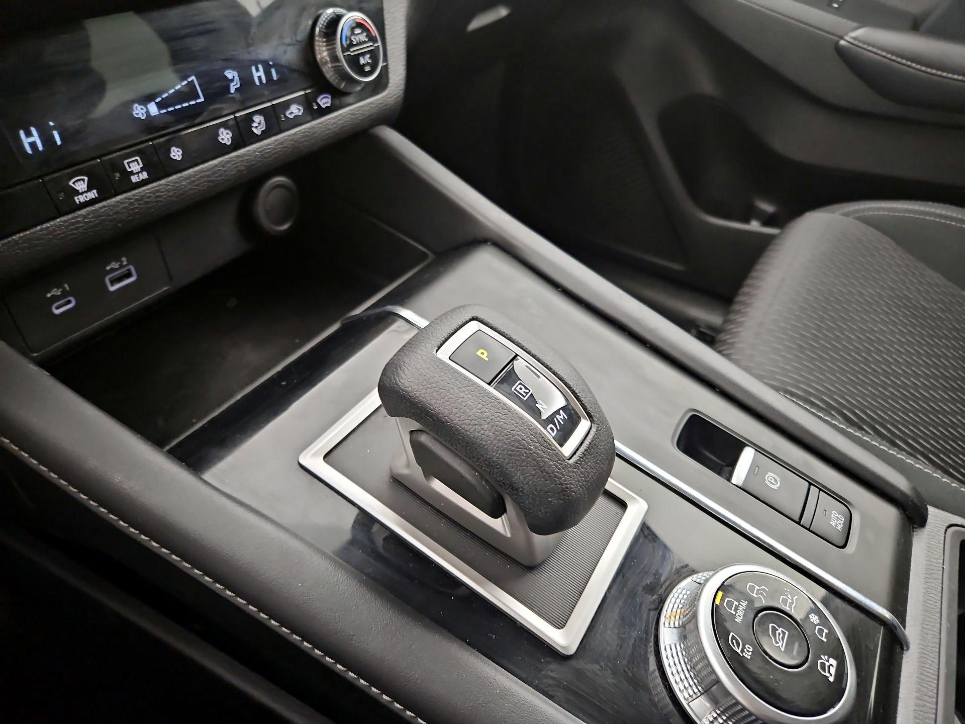 Thumbnail: 2022 Mitsubishi Outlander - 17