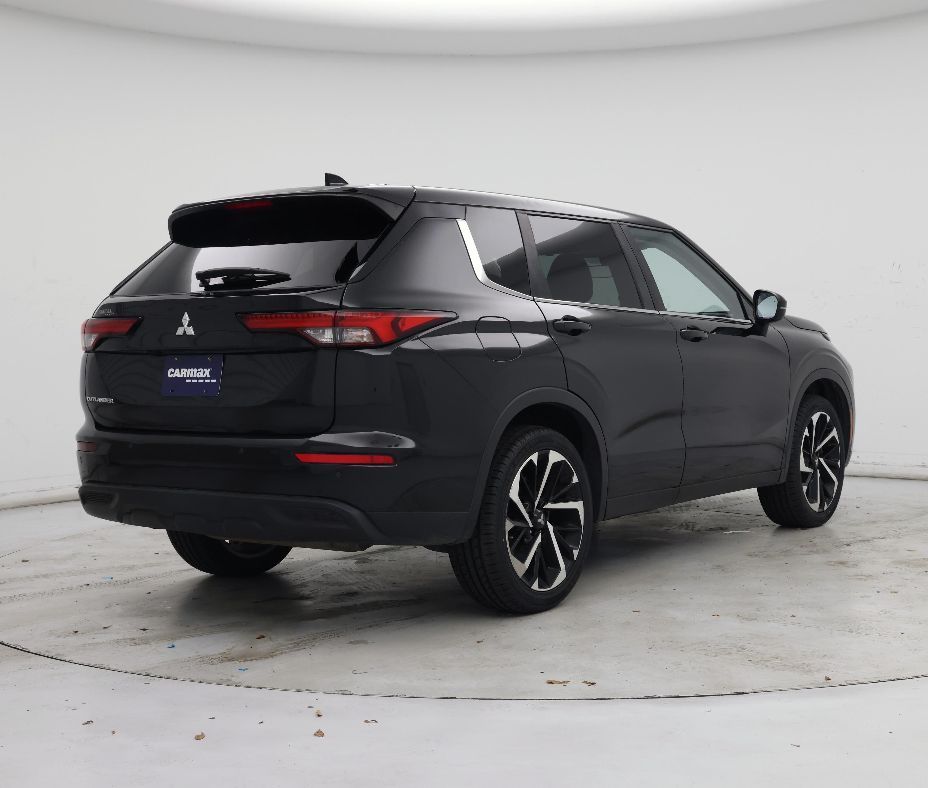 Thumbnail: 2022 Mitsubishi Outlander - 8