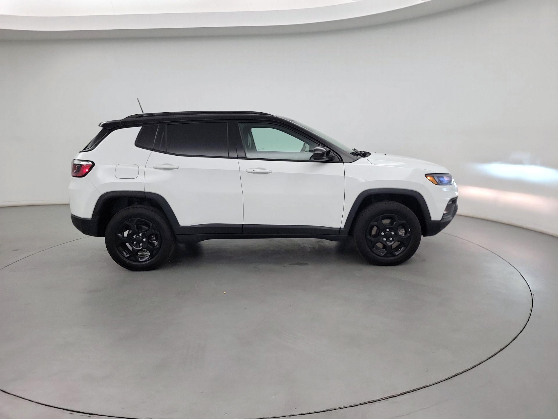 Thumbnail: 2023 Jeep Compass - 4