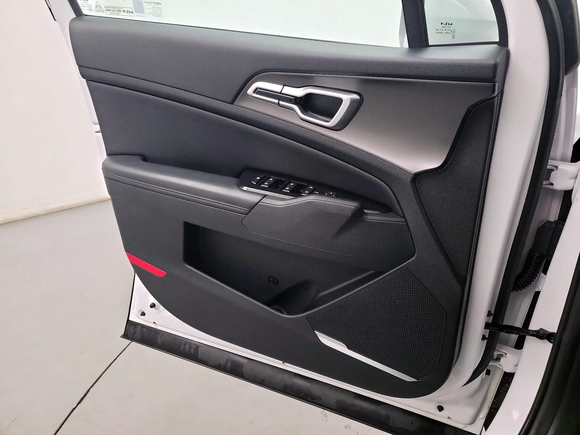 Thumbnail: 2023 Kia Sportage - 10