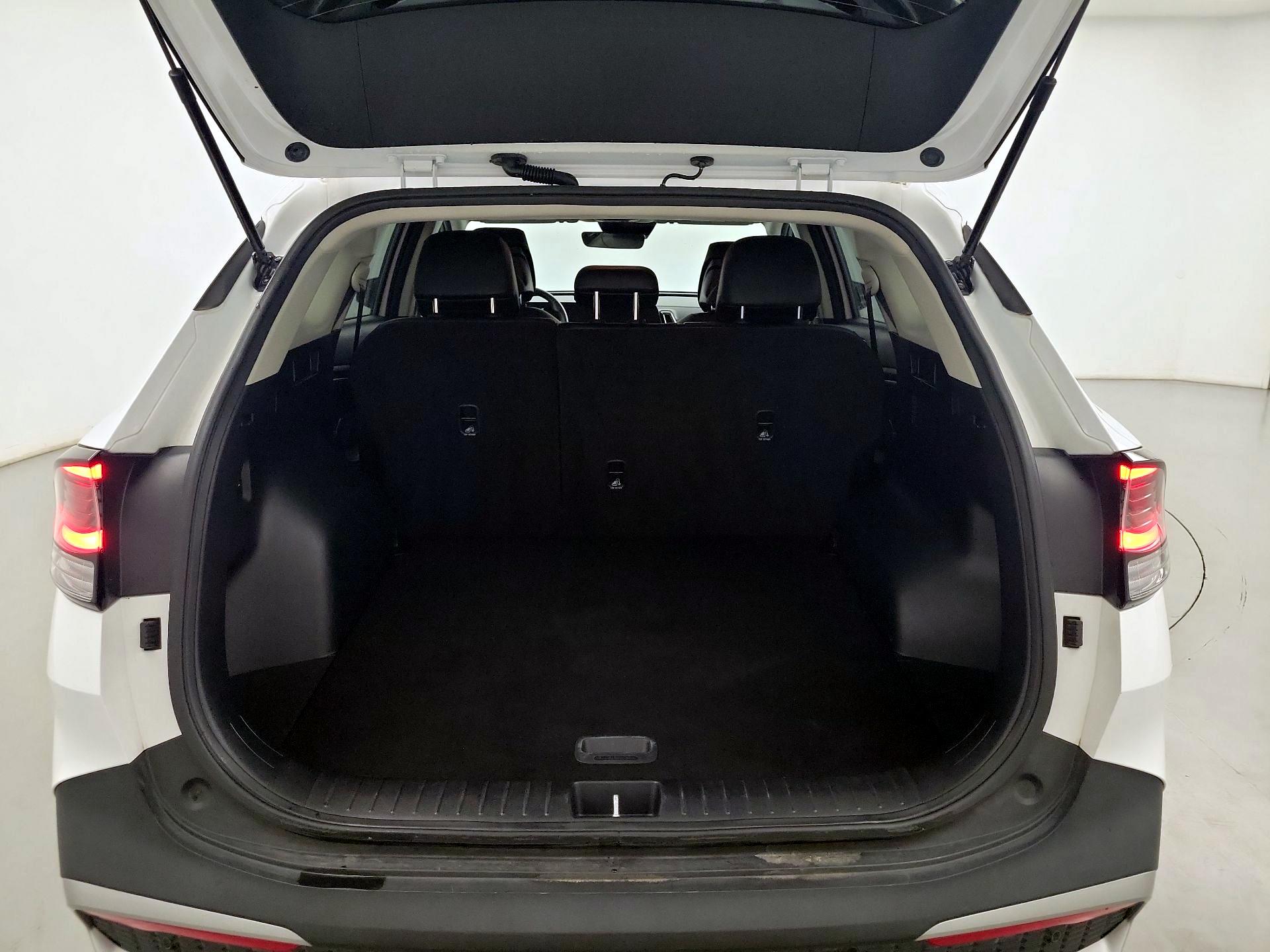 Thumbnail: 2023 Kia Sportage - 19