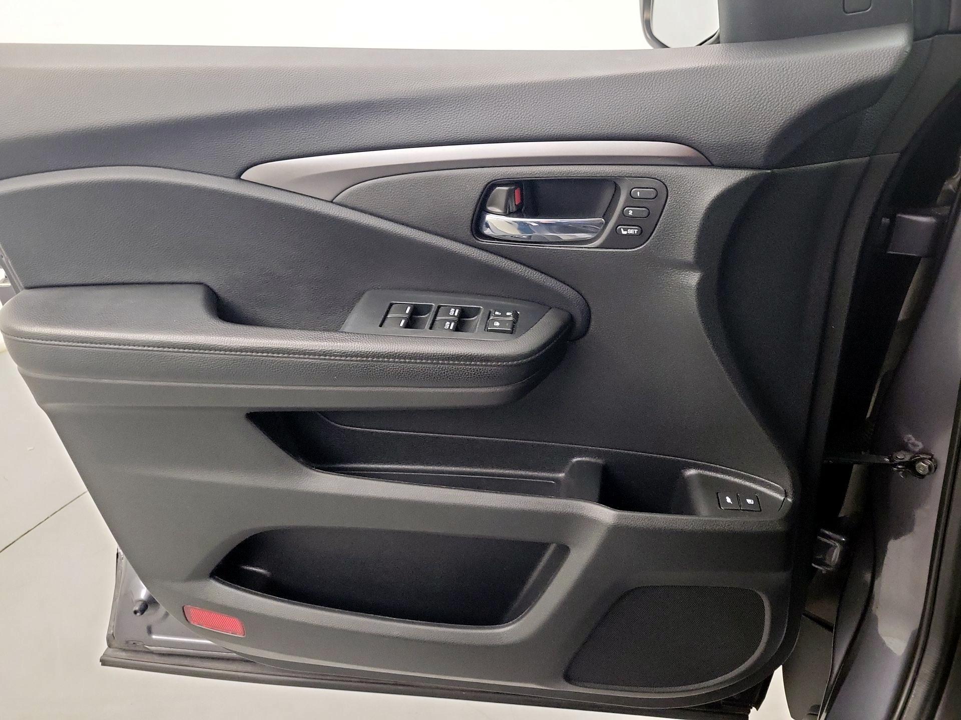 Thumbnail: 2022 Honda Pilot - 10