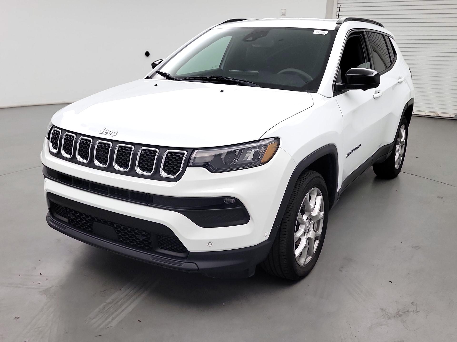 Thumbnail: 2023 Jeep Compass - 3