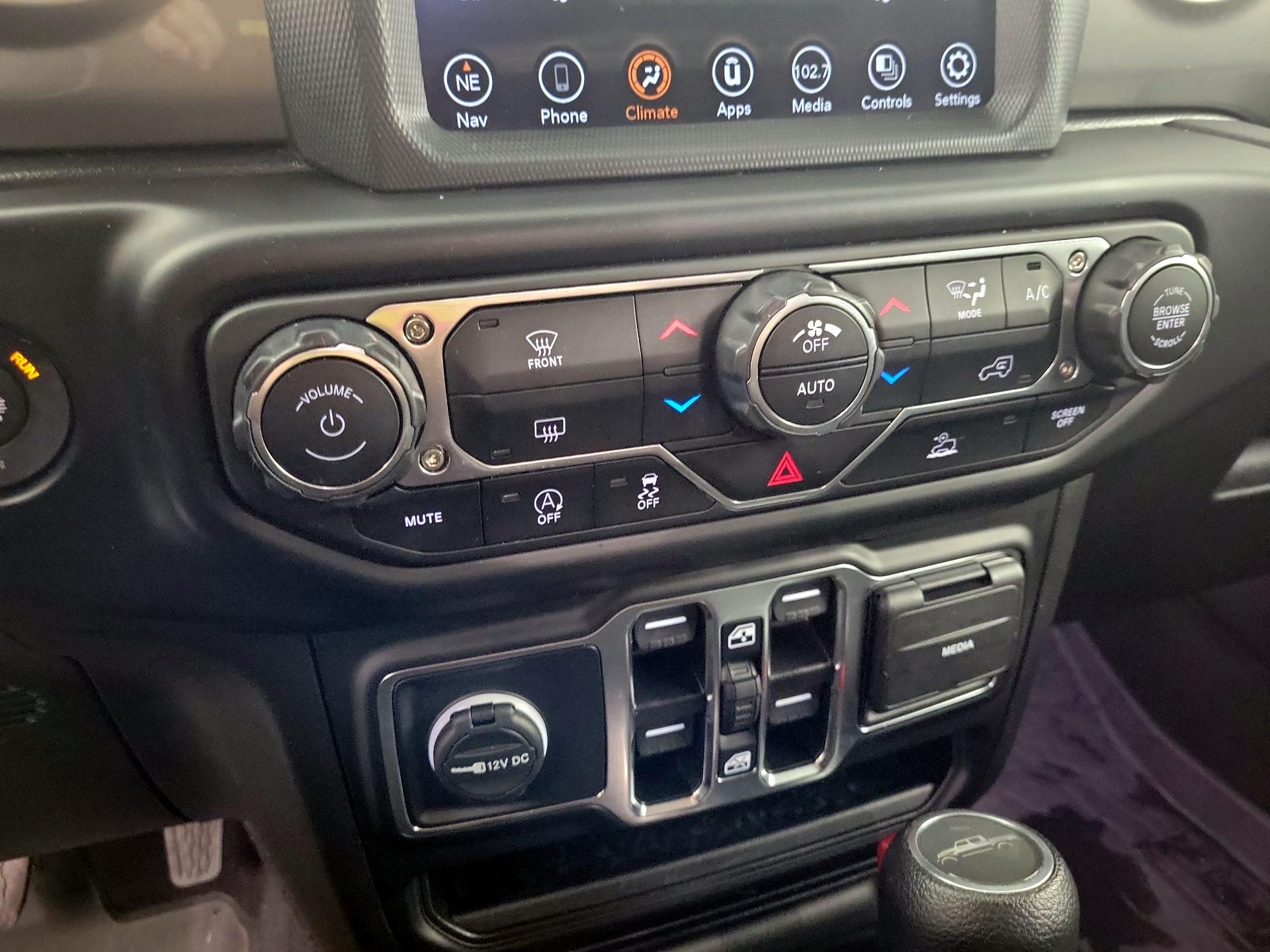 Thumbnail: 2022 Jeep Gladiator - 15