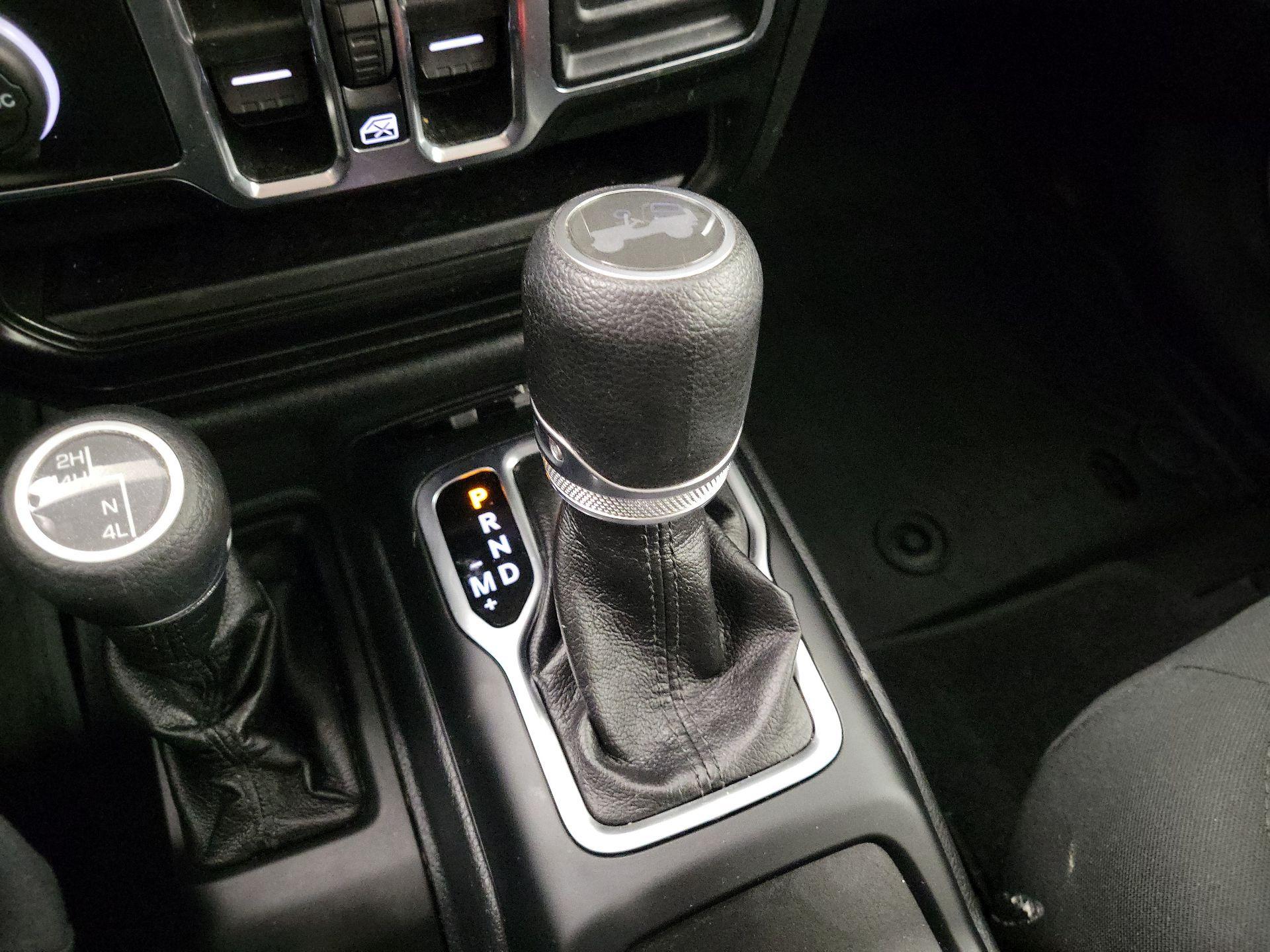 Thumbnail: 2021 Jeep Wrangler - 15