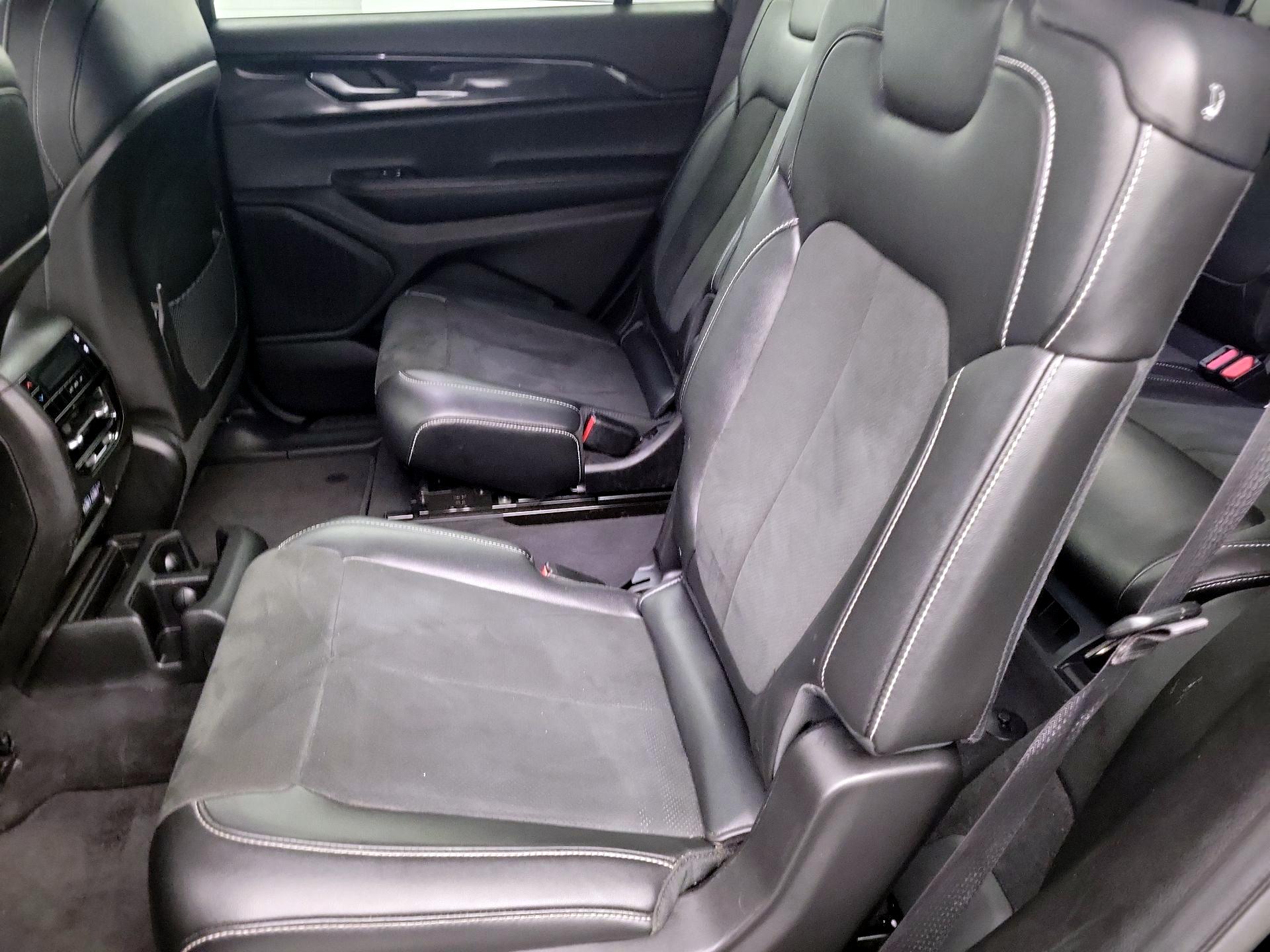 Thumbnail: 2023 Jeep Grand Cherokee L - 17