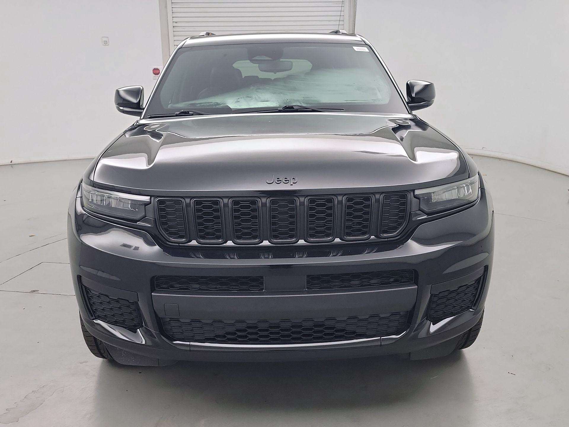 Thumbnail: 2023 Jeep Grand Cherokee L - 2