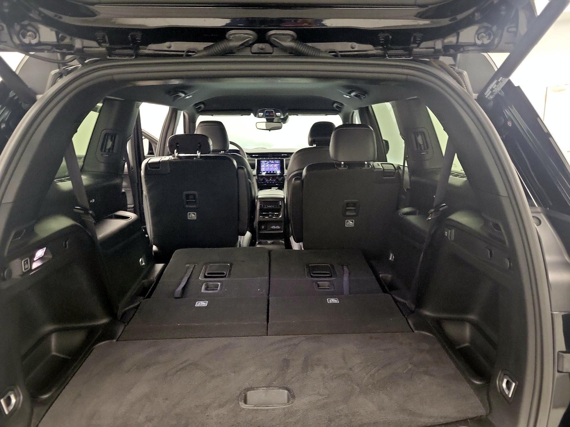 Thumbnail: 2023 Jeep Grand Cherokee L - 20