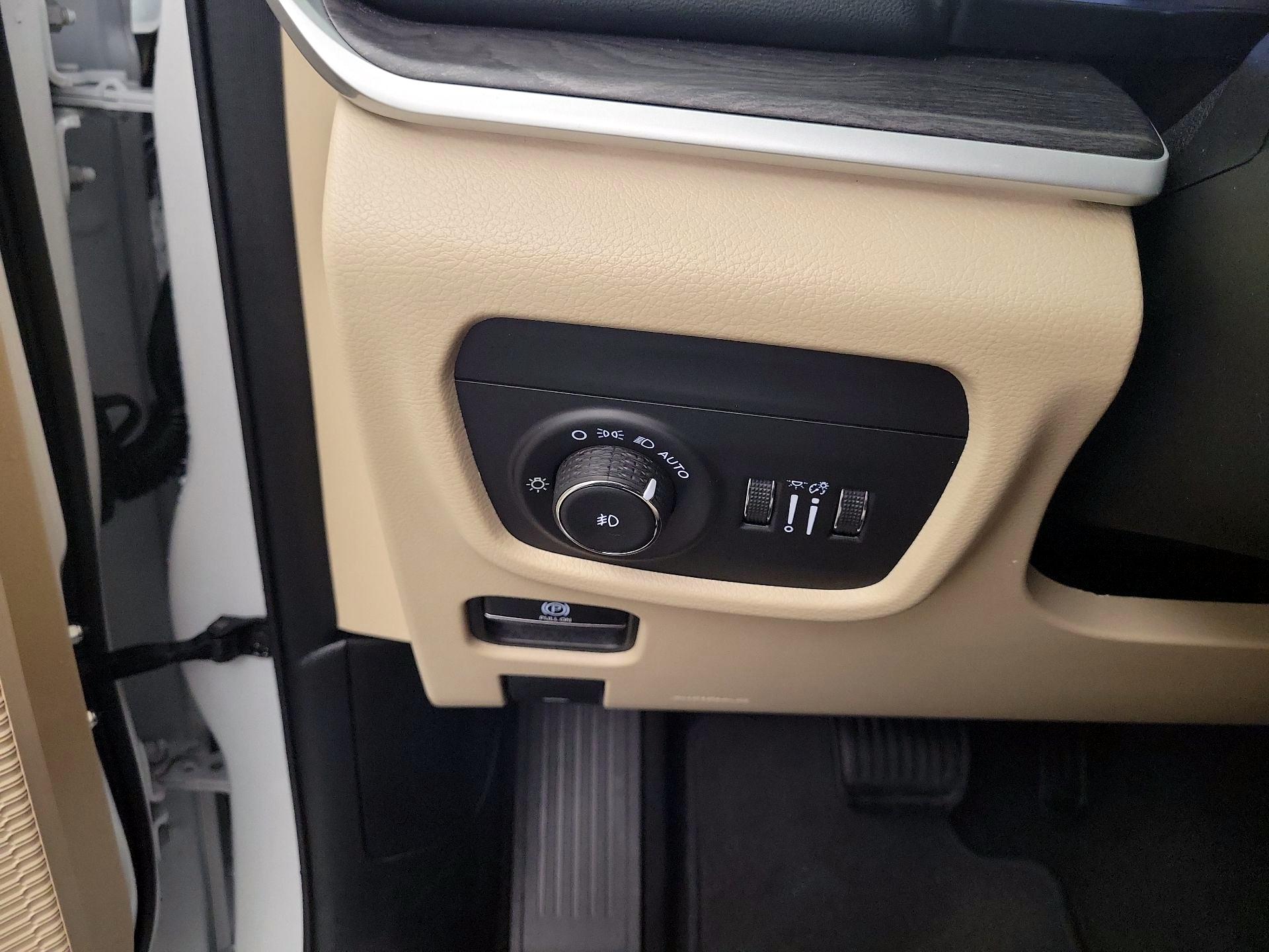 Thumbnail: 2023 Jeep Grand Cherokee L - 11