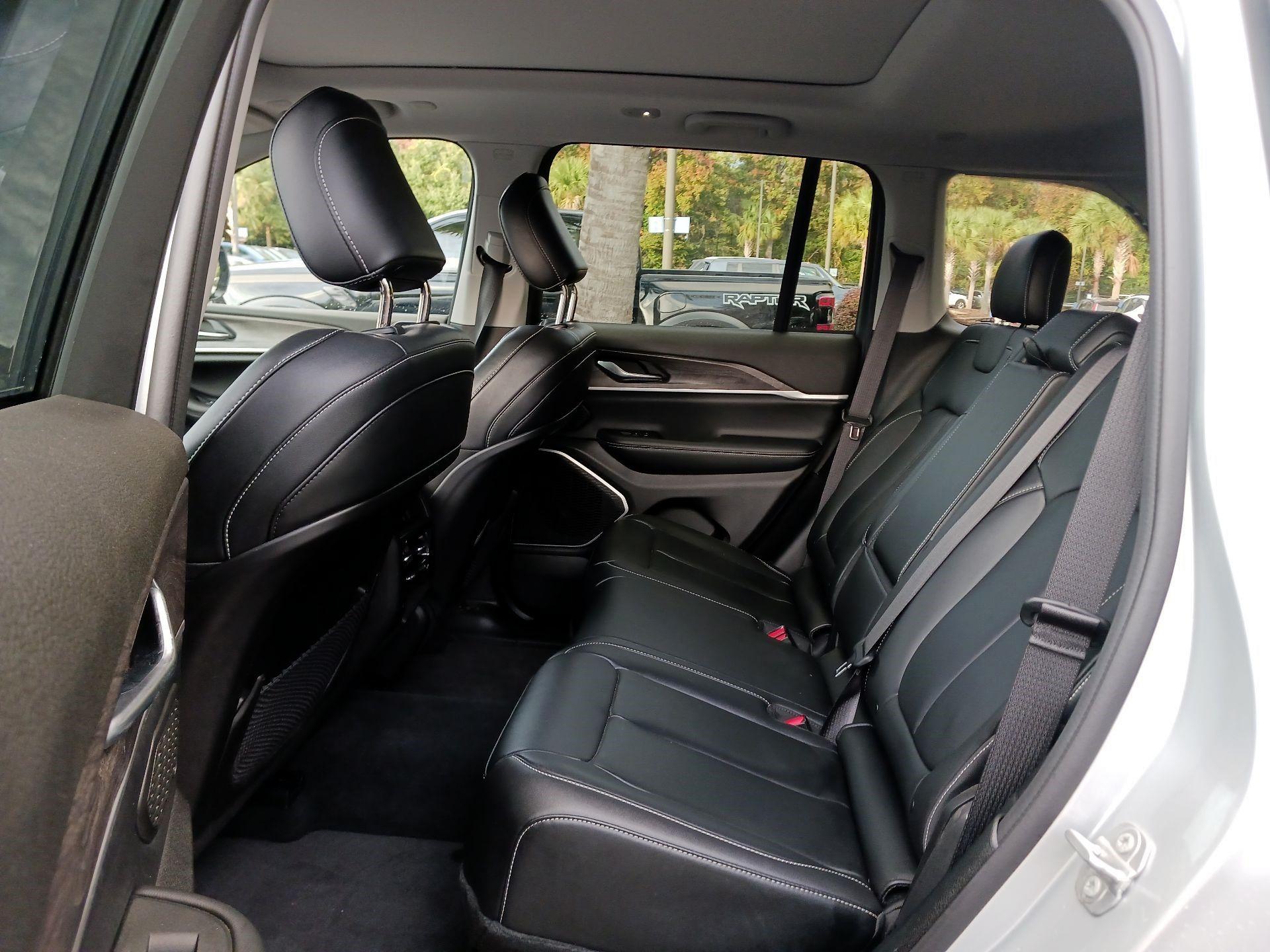 Thumbnail: 2022 Jeep Grand Cherokee - 19