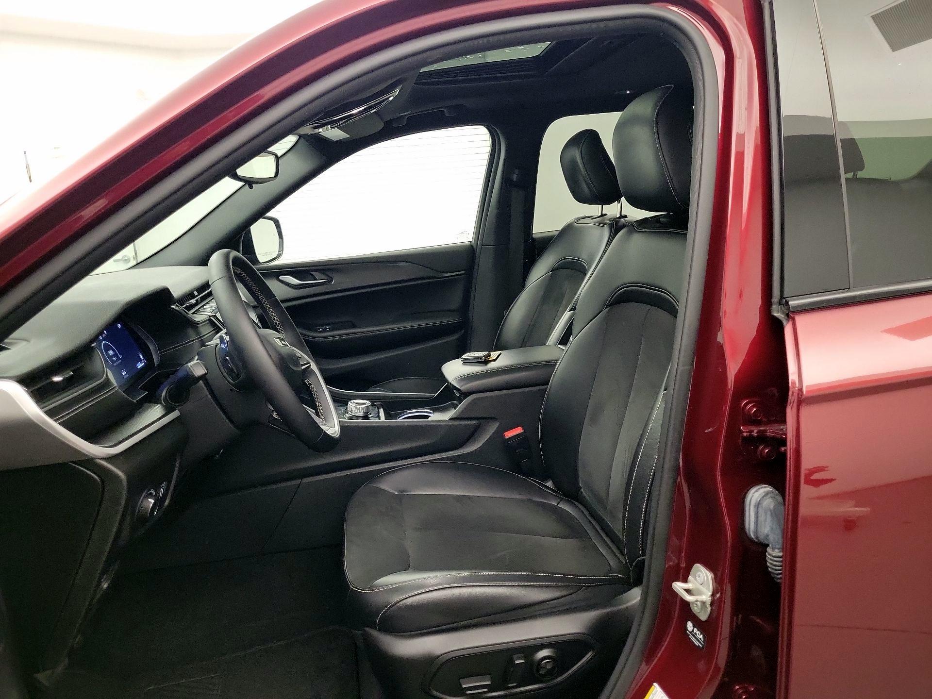 Thumbnail: 2023 Jeep Grand Cherokee L - 9